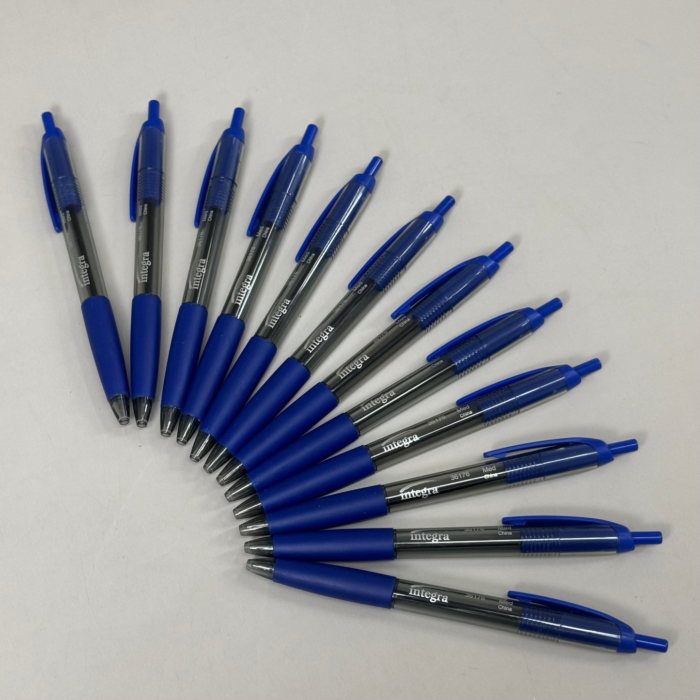 INTEGRA (12 PACK) Retractable Ball Medium Point Pen w/ Rubber Grip Blue 36176