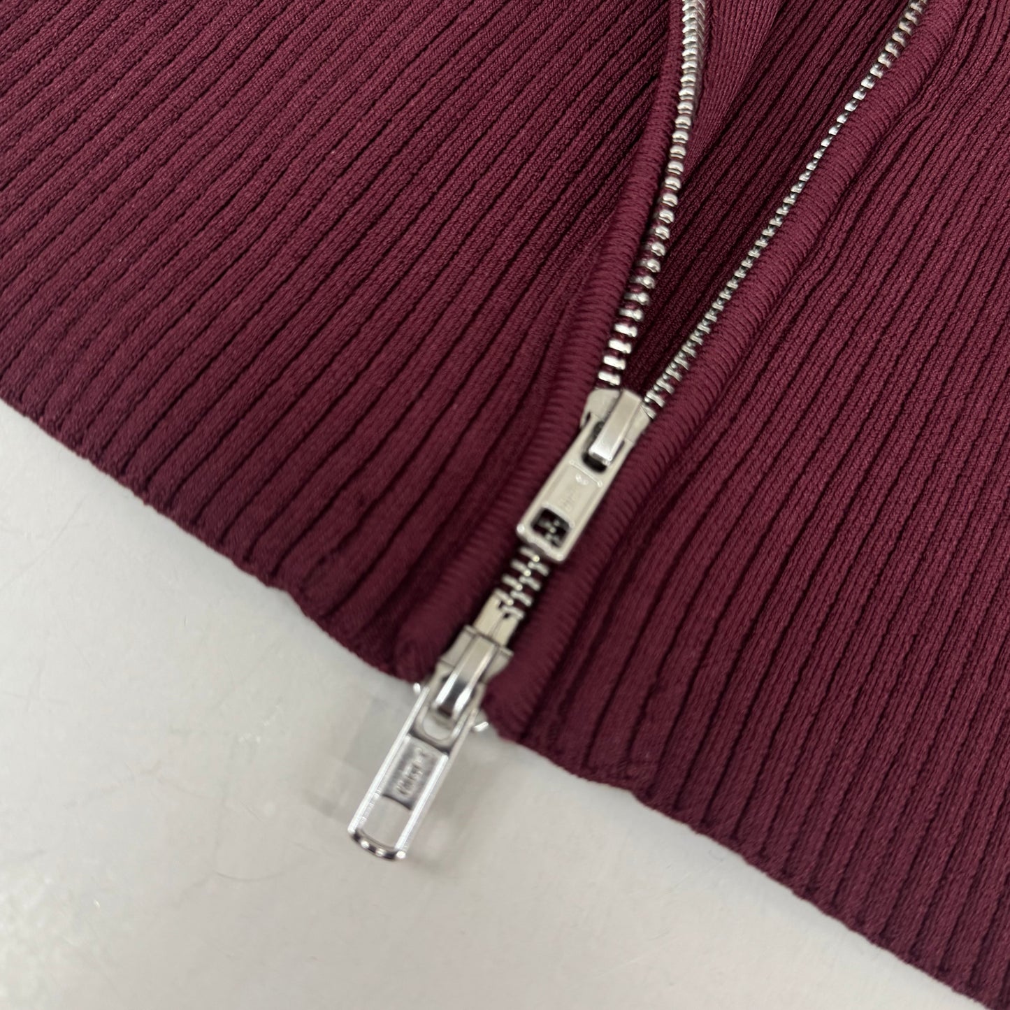 GOOD AMERICAN Shine Zipped Rib V-Neck Cardigan Women's Sz Small OXBLOOD002 GSK0263