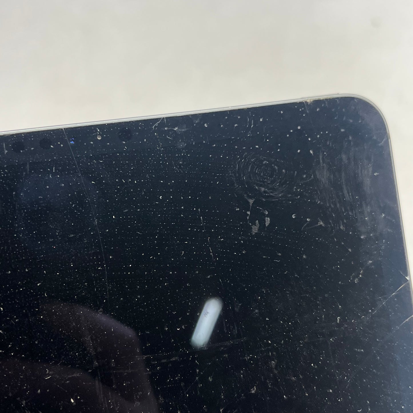 ZA@ APPLE  (LOT OF 2) Ipad Pro 1st Generation (Working & Unlocked) W/ Samsung Galaxy Tab S6 (shattered for Parts)   11" Space Grey A2013 (As-Is)