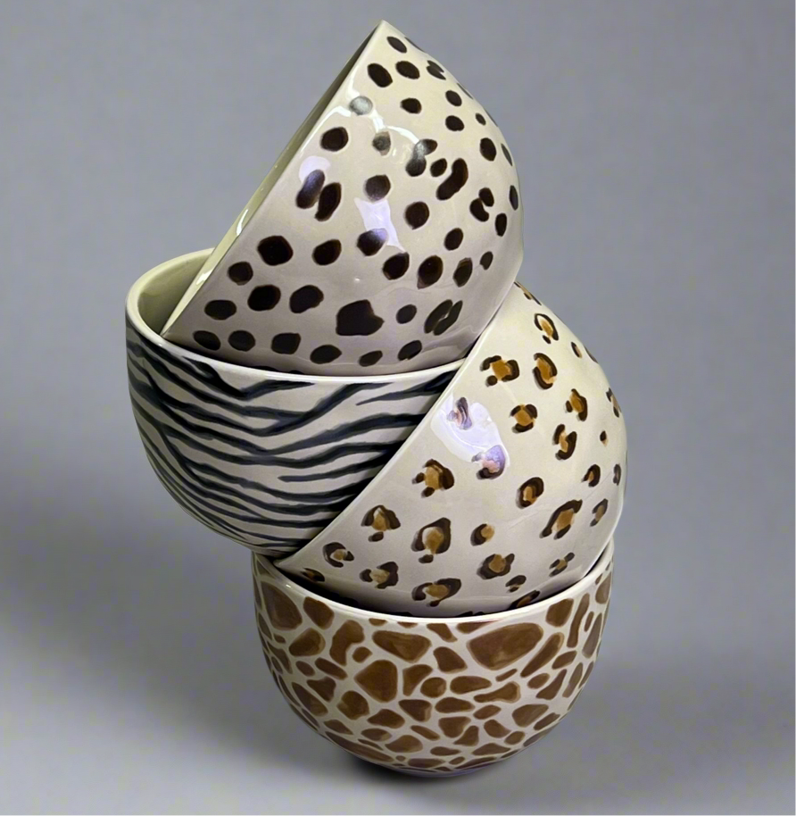CREATIVE CO-OP Stoneware Bowl Set Animal Print Decal 4 Styles 4-3/4"  DG0442A