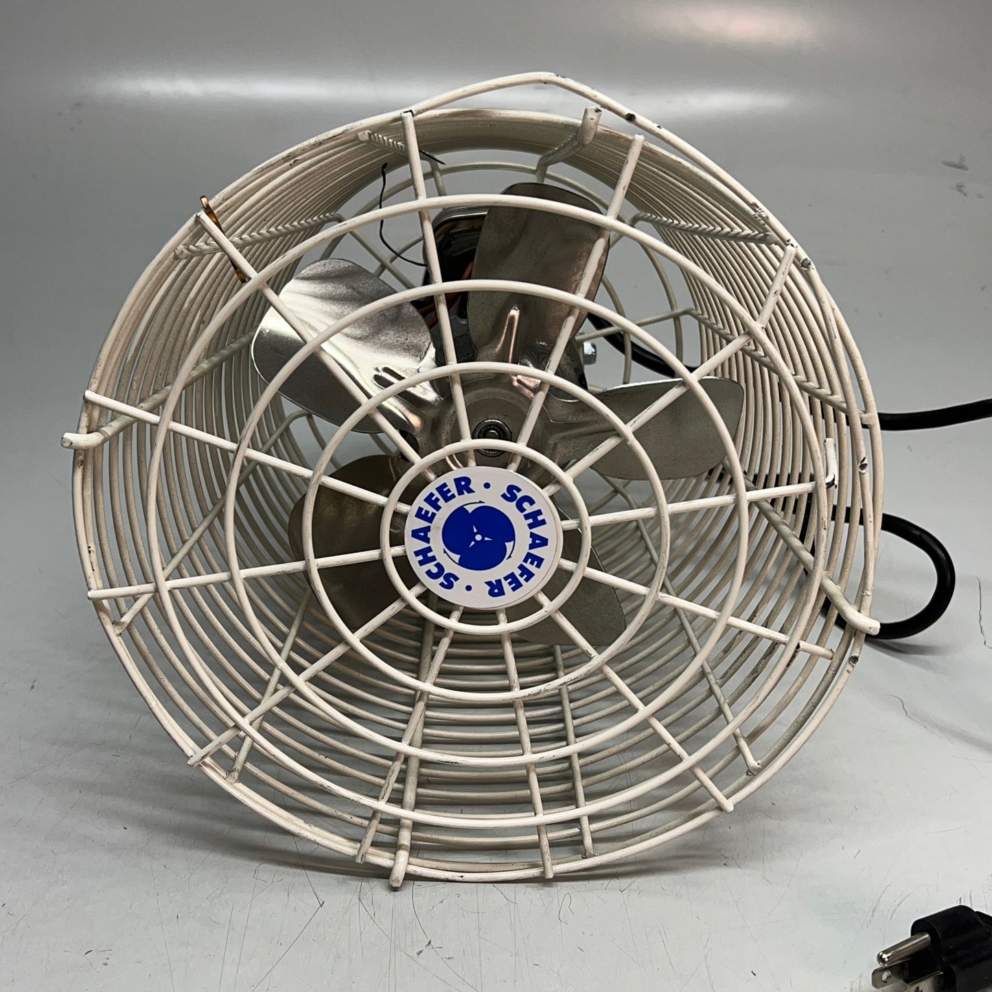 SCHAEFER Versa-Kool Circulation Fan W/ Tapered Guards Cord & Mount 8" - 450 CFM (Used)