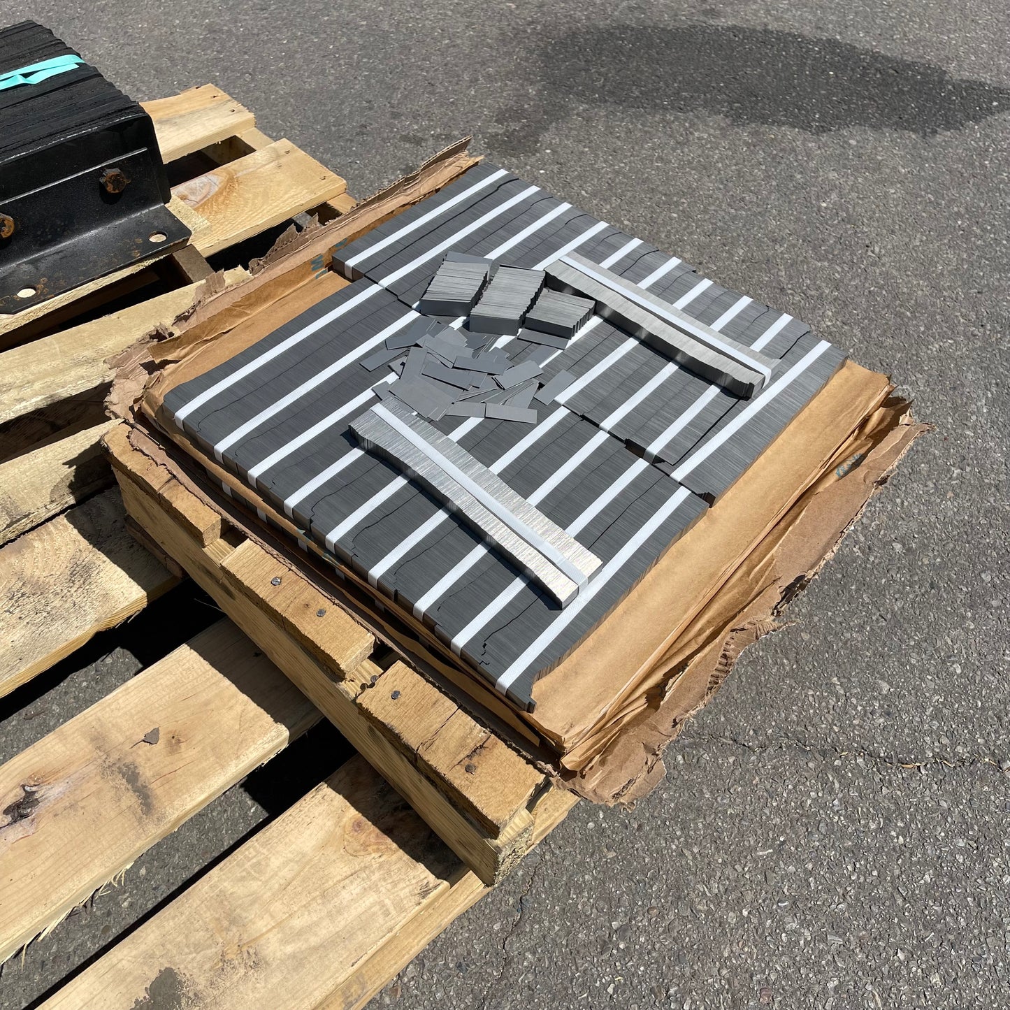ZA@ UNBRANDED Laminated Rubber Dock Bumpers and Steel Strips for Spot Welding (AS-IS)