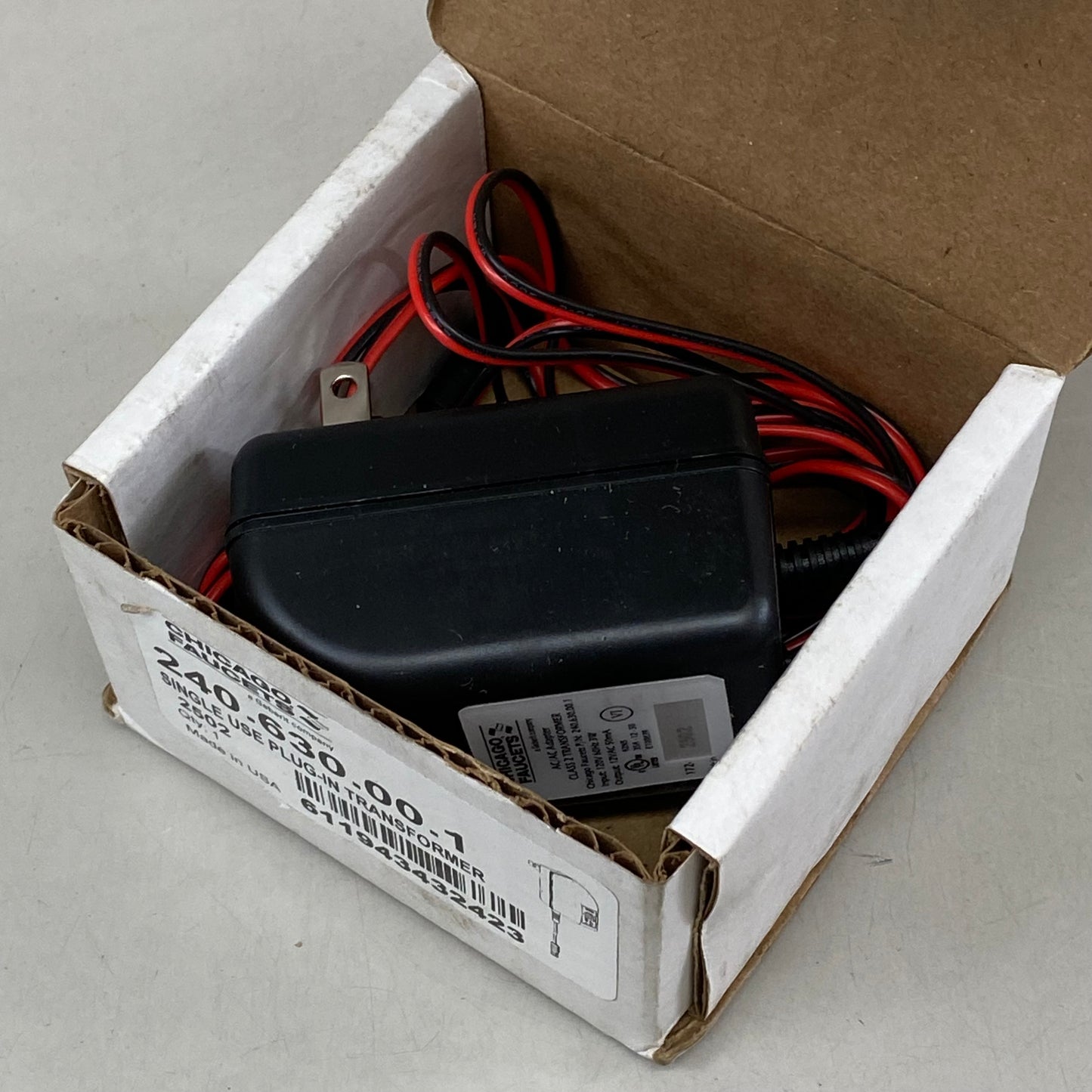 CHICAGO FAUCETS Single Use Plug-in AC Transformer 12VAC Black/Red 240.630.00.1