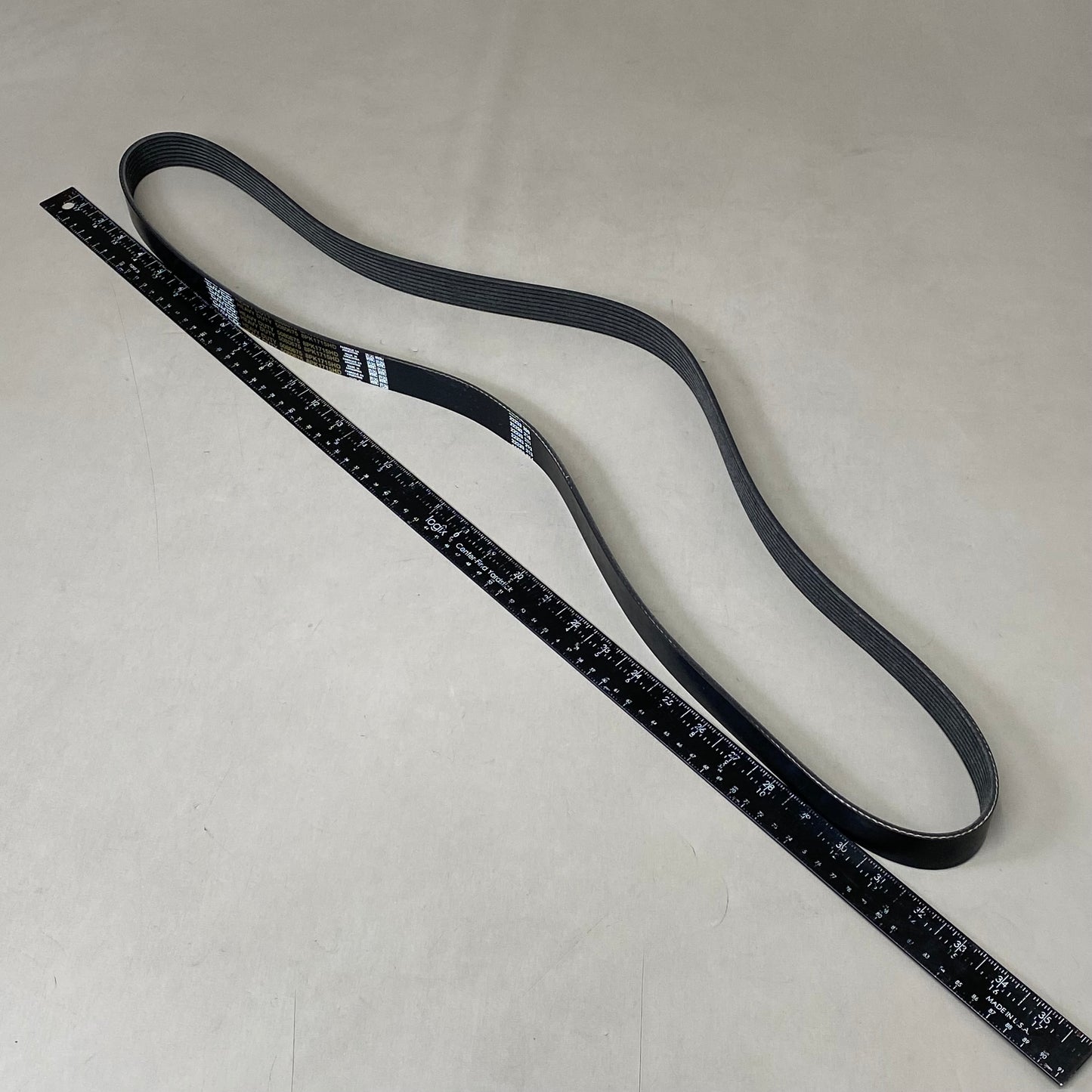 CUMMIN Onan V-belt 37.5 inch Black