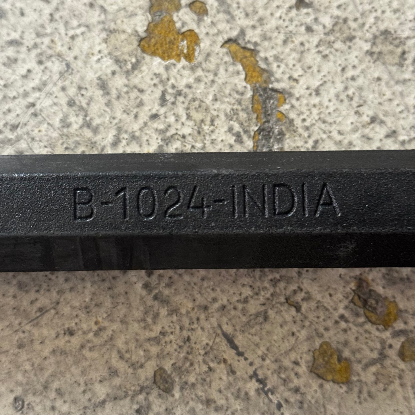 TRUETEMPER Diamond Point San Angelo Bar 1" Hex x 72" Black 1175200