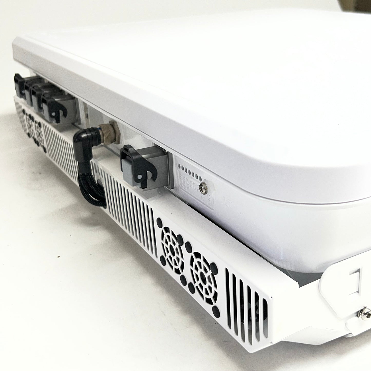TARANA G2 Multiband 6 Ghz Base Node 24"L x 18.5"W White S196M2262000176
