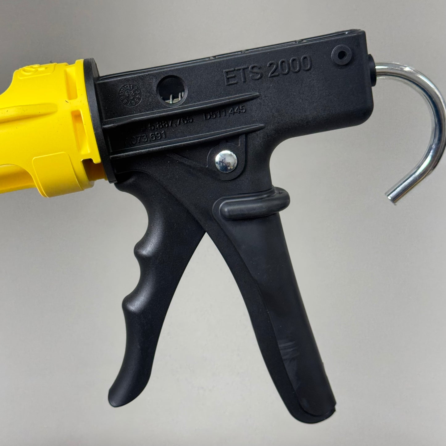 DRIPLESS The Yellow Gun Caulking Light to Mid-Weight w/Ergonomic Trigger ETS2000