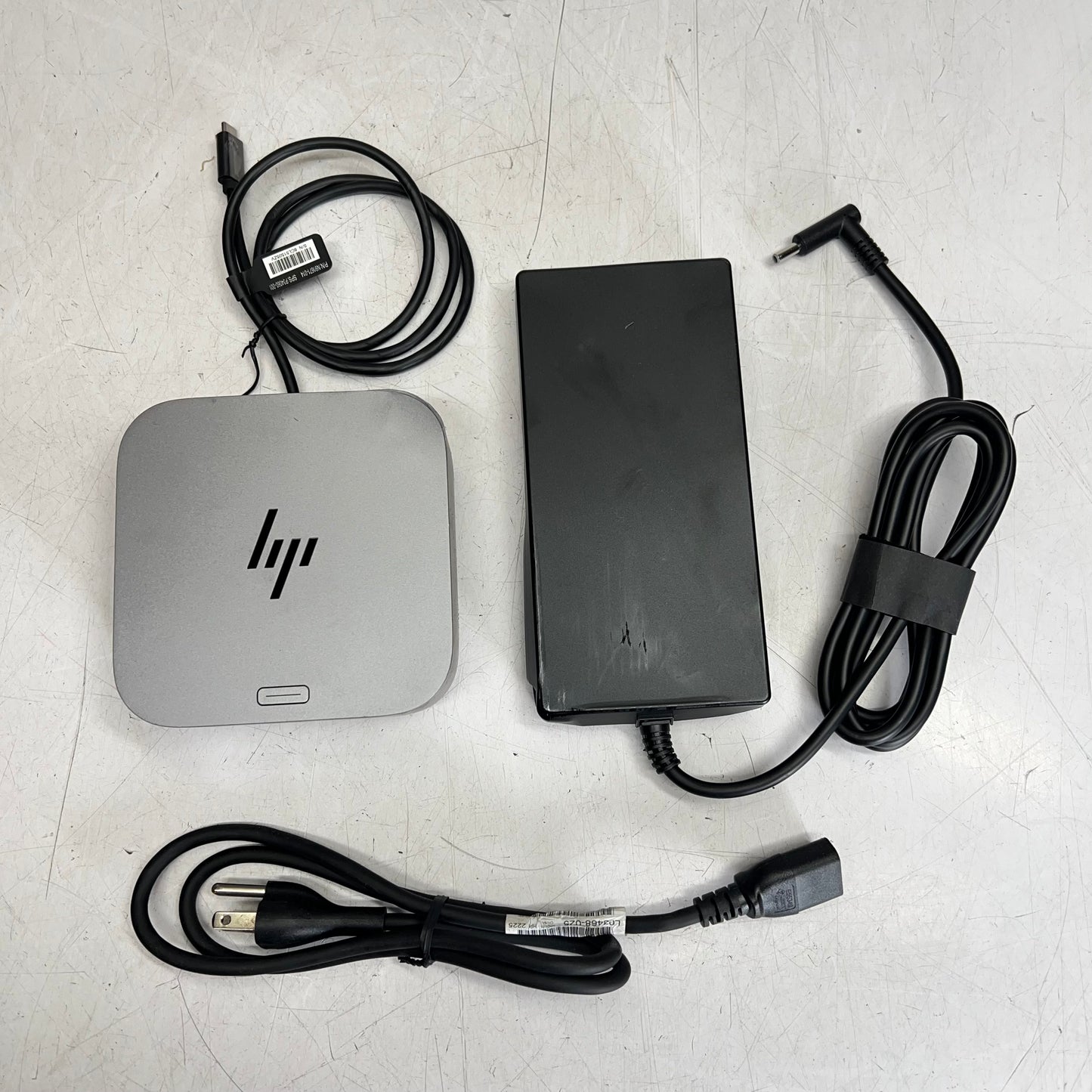 HP Thunderbolt4 Ultra Host Interface Quick Transmission 180W 9X481UT#ABA (As-Is)