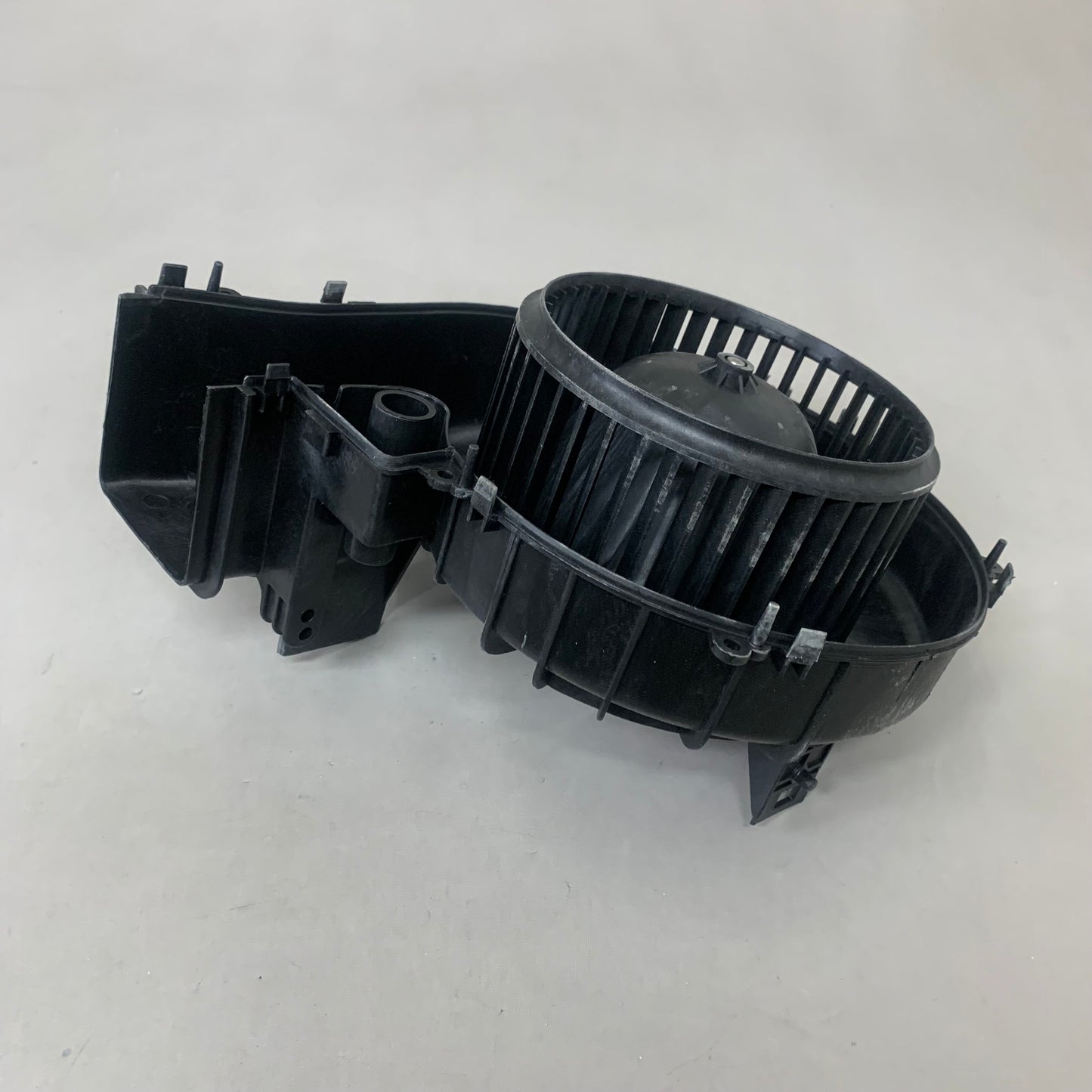 IMPORT DIRECT Direct Climate Control Blower Motor 5/16 Shaft Diameter As-is (see images) Black PM9318
