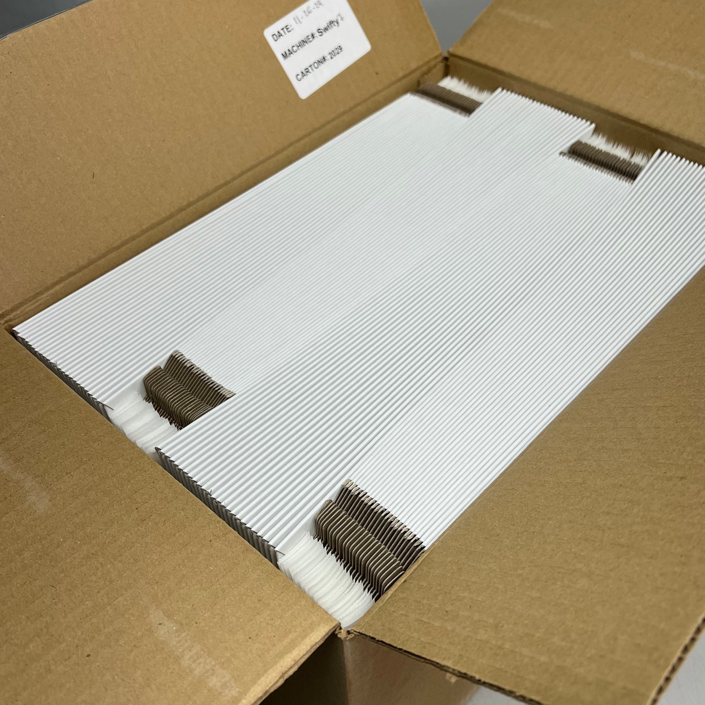 (100 PACK) Paperboard Mailers Cardboard Envelopes 11"x13.5" White MJ-5-11X13.5