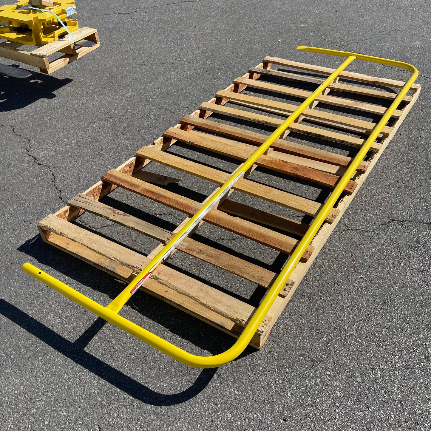 ZA@ Pallet of GARLOCK RailGuard Bases and Gate, Yellow 124"x41" (AS-IS)