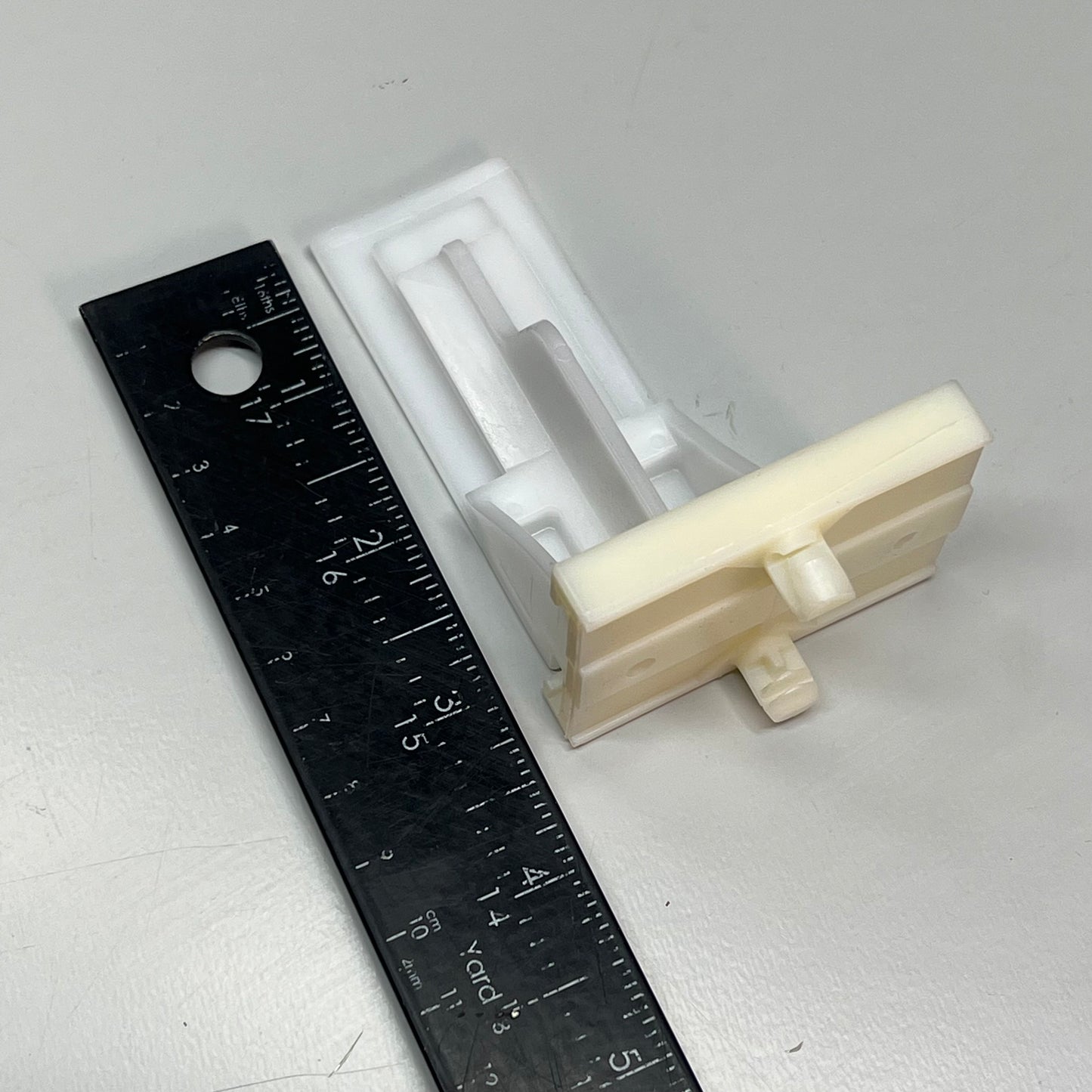 TENN-TEX PLASTICS  (400 CASE) Undermount Dowelled Brackets 47mm-51mm White C-316