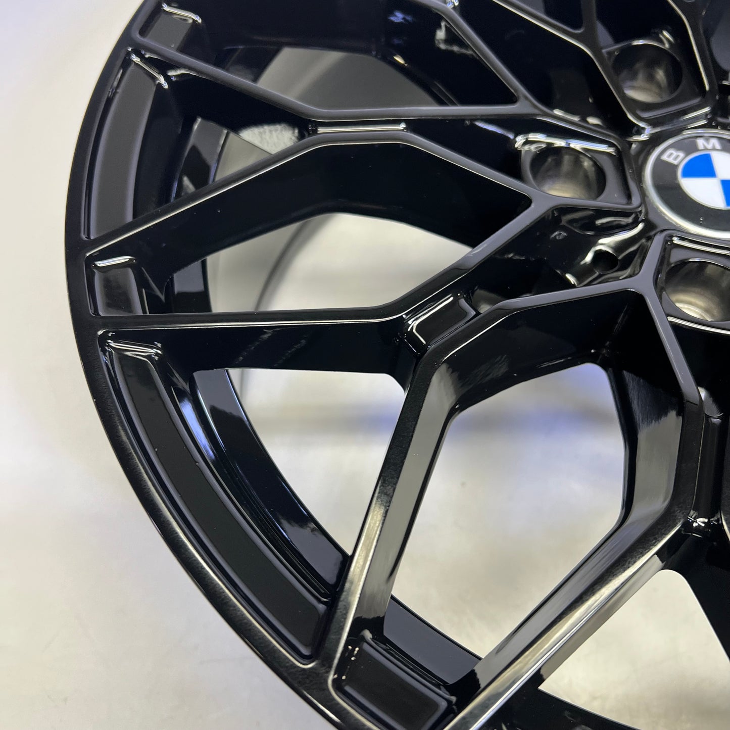AFTERMARKET Alloy Aluminum Wheel For BMW 18x8-5x120 Pattern Gloss Black B2011-1