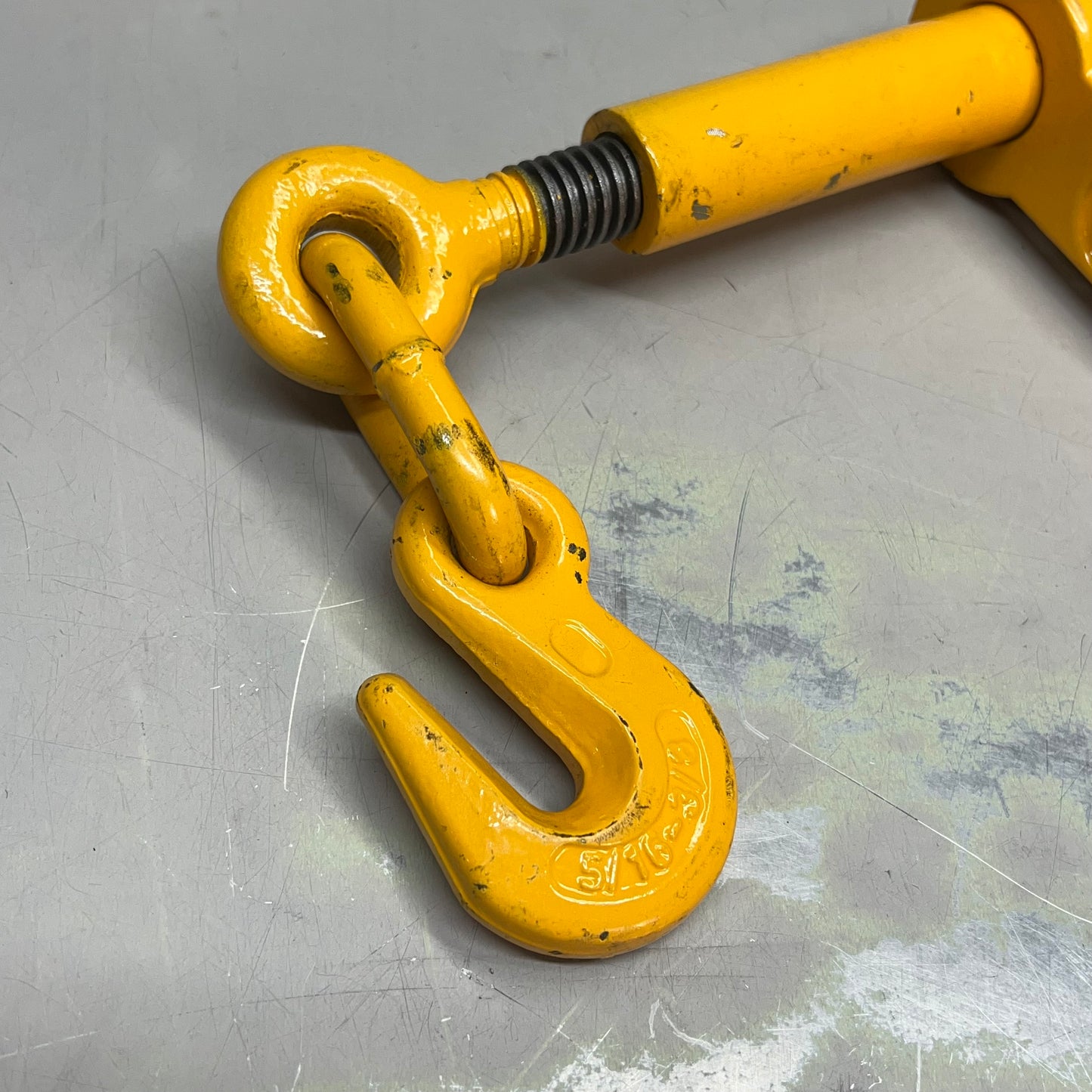 KINGCHAIN Ratchet Type Load Binder W/ Grab Hooks  5/16"-3/8" 5400lbs (Used)