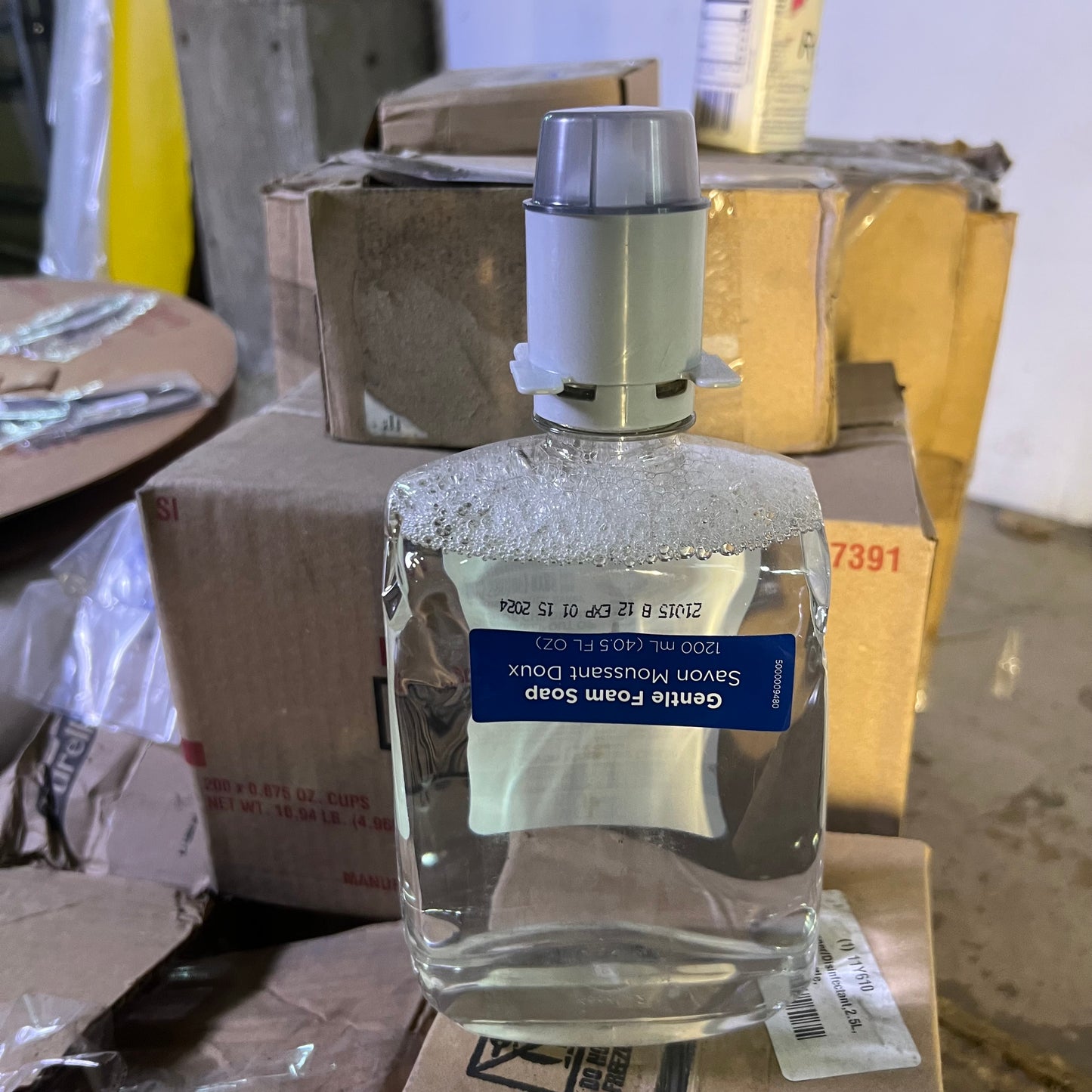 ZA@ Pallet of MIXED, KOROSEAL Wall Covering, Foam Soap, Iced Tea, Etc... (AS-IS)