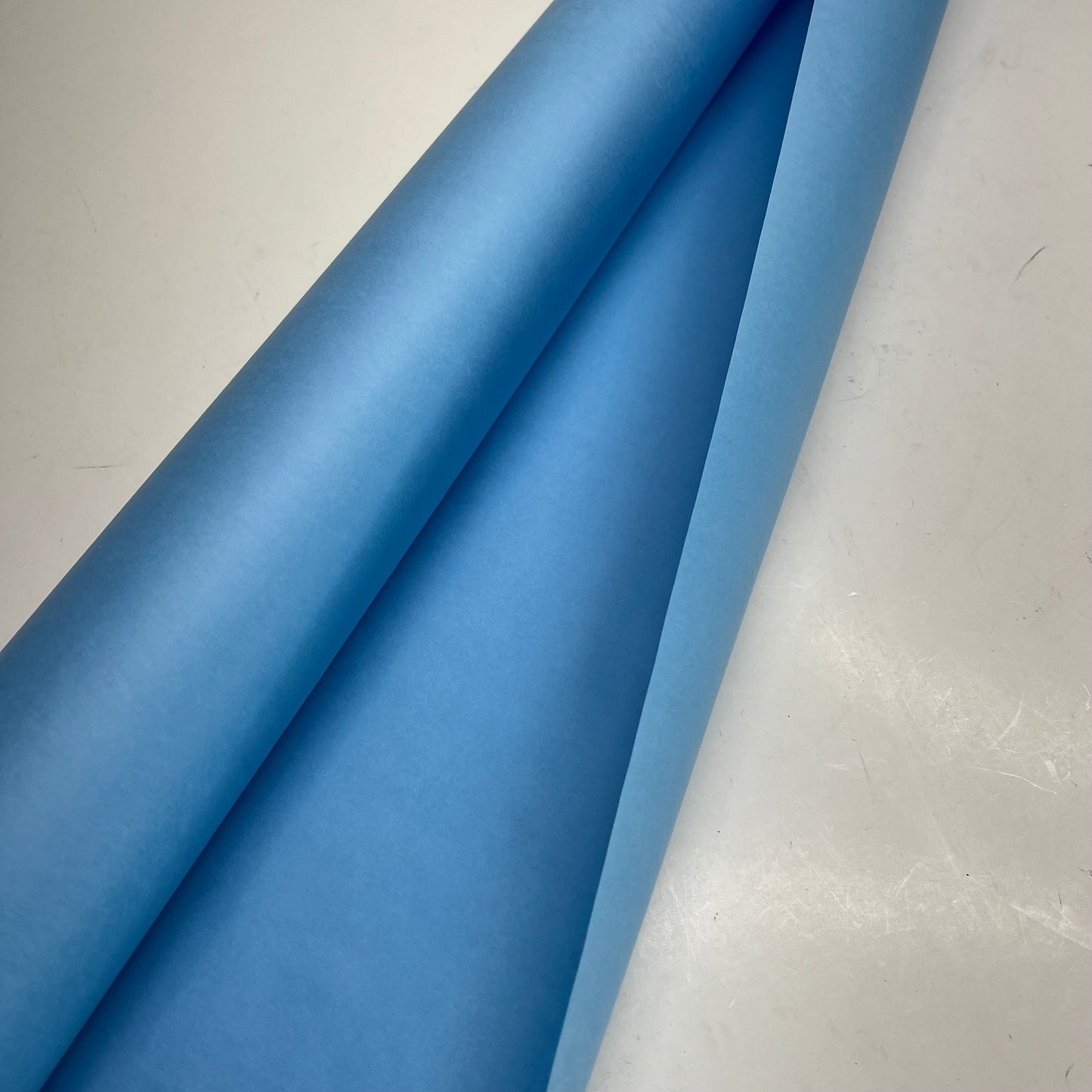 ART KRAFT Duo-finish Paper Rolls Heavy Weight  48"x200' Sky Blue P0067154