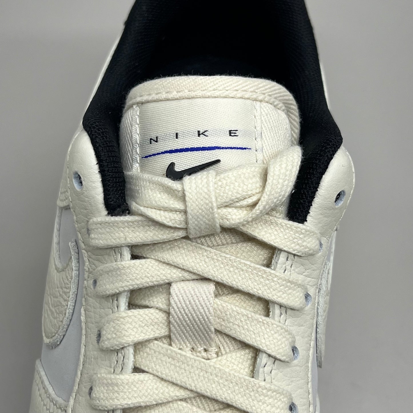 NIKE Air Force 1 07' LX Leather Sz Women's 7 Sail/Coconut Milk-Black DZ2708 101