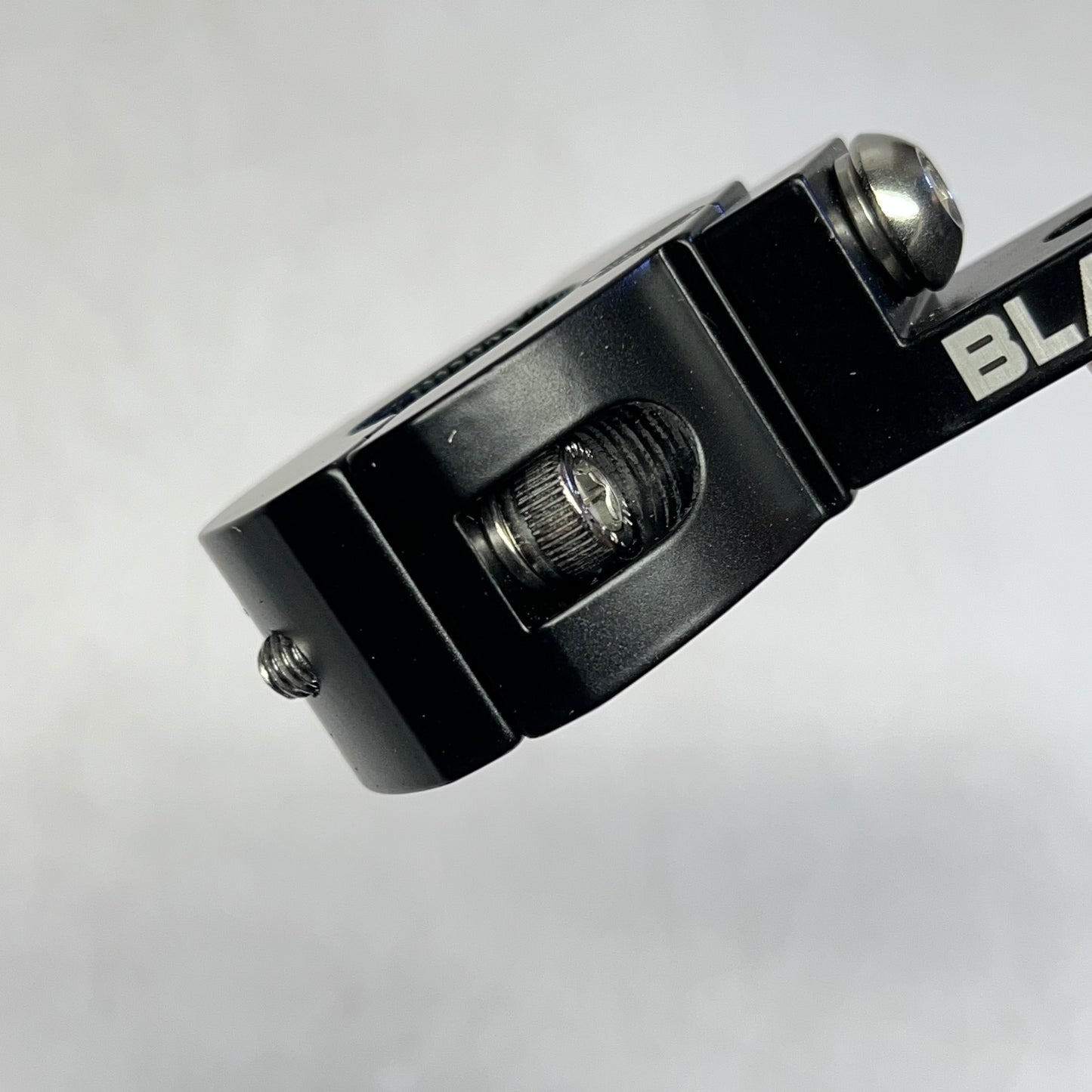 BLACK OAK LED Aluminum Universal Adjustable O-type Mounting Brackets Small Black