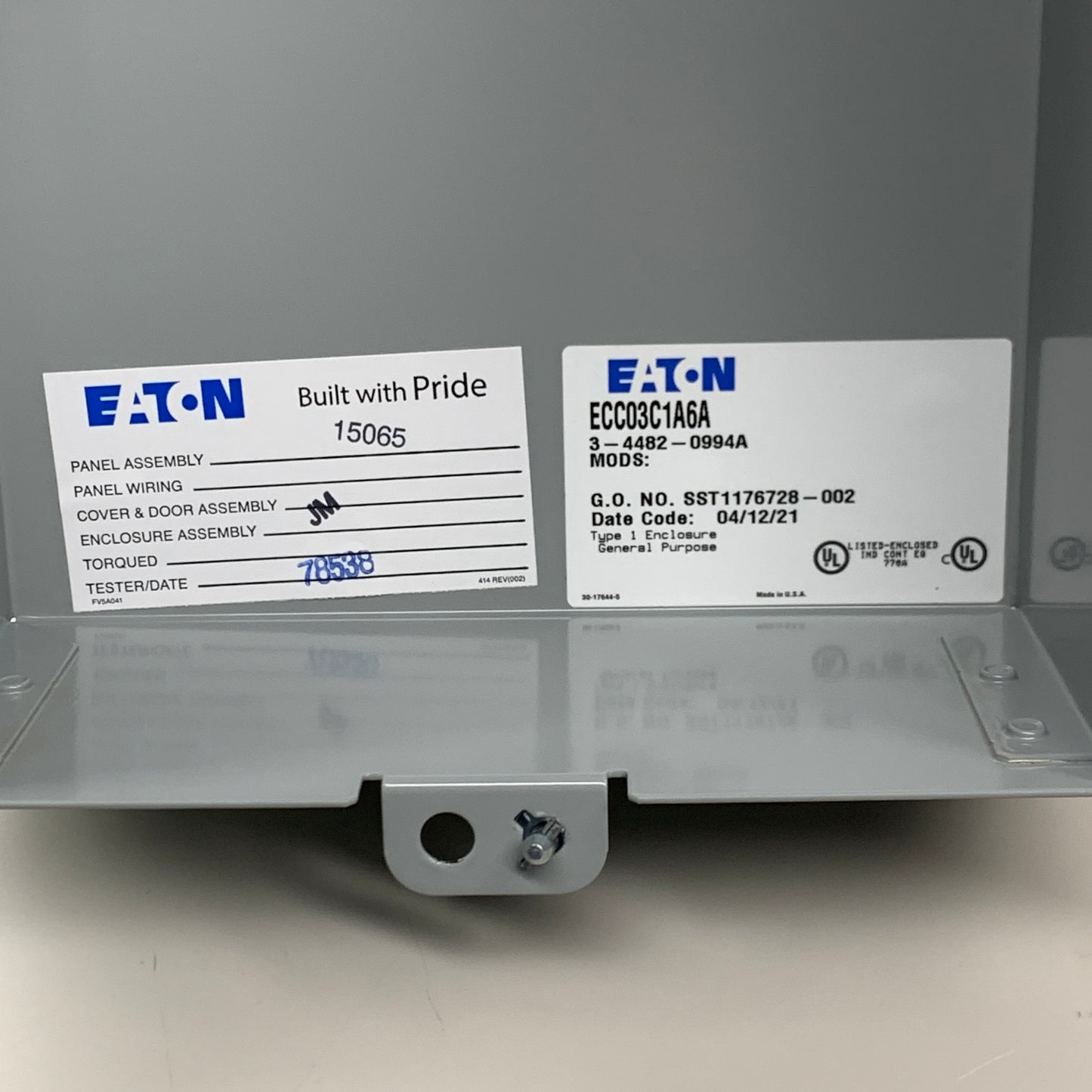 EATON Cutler-Hammer Enclosed Contactors Lighting Light Grey ECC03C1A6A (New)