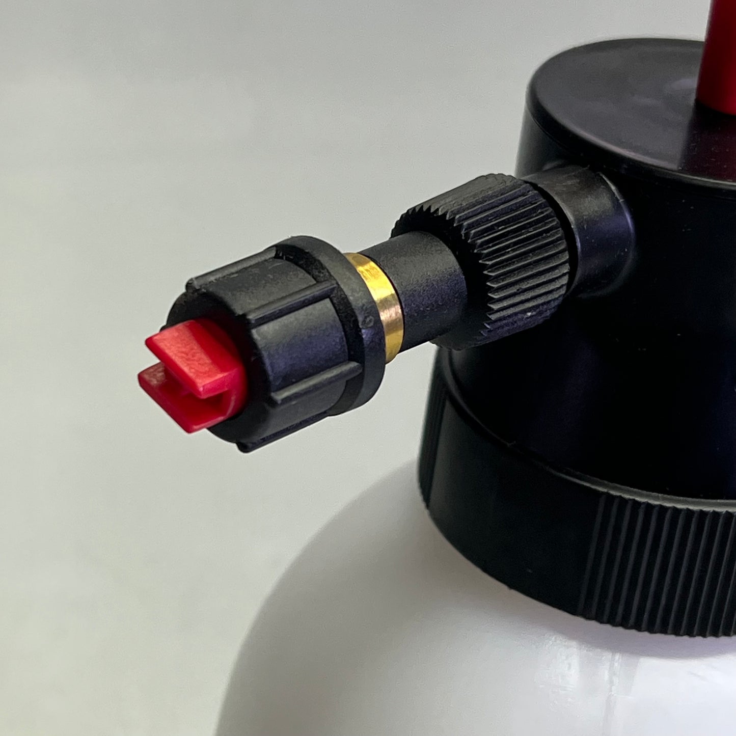 HOSPECO Impact Pump-Up Sprayer/Foamer 70 PSI 2 L Tank Clear/White IMP6500