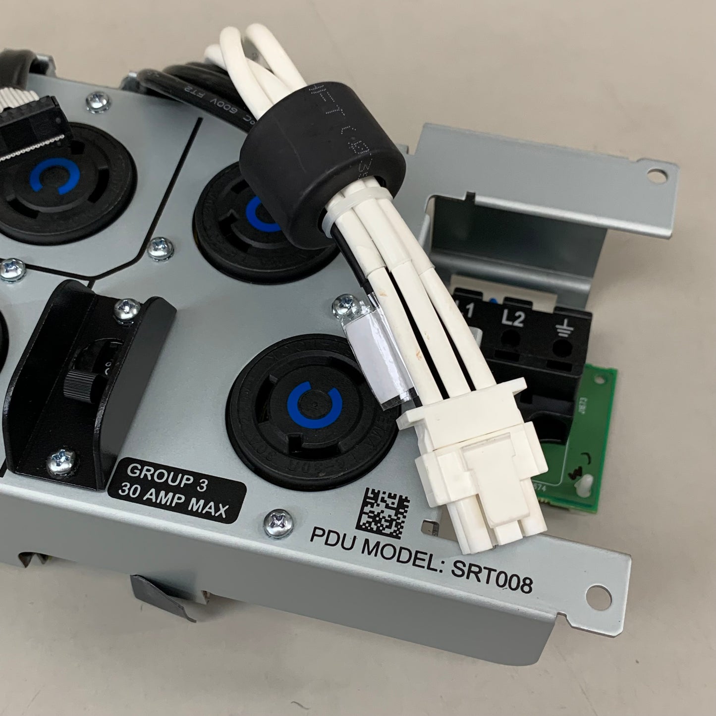 APC Smart-UPS SRT Power Distribution Unit 5.31"x11.73"x3.70" SRT008