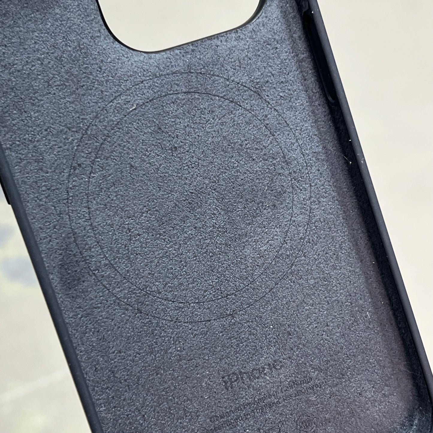 APPLE 14 Pro High Quality Silicone Case W/ MagSafe Midnight  MPTE3ZM/A (Return)