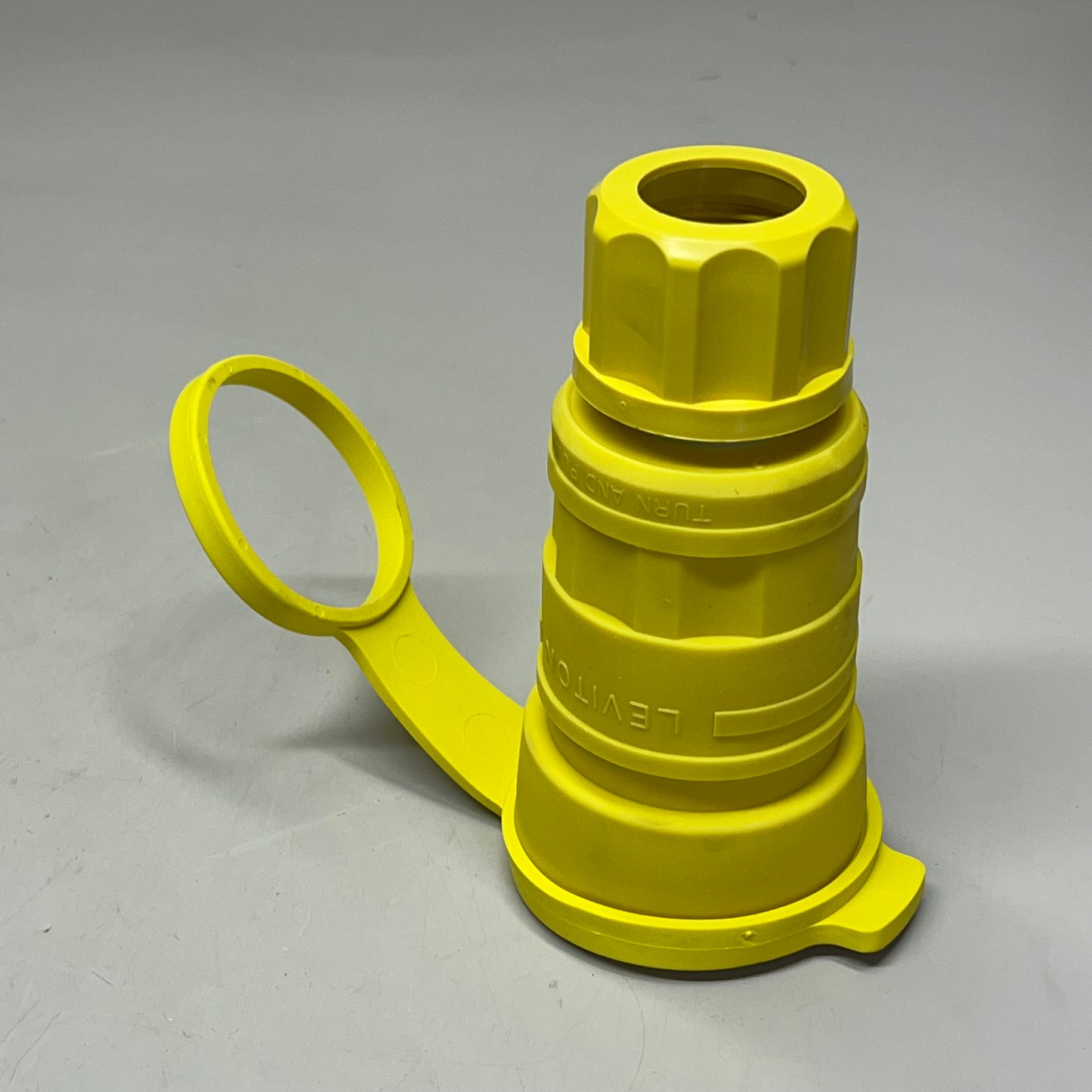 LEVITON Industrial Grade Wet Guard Connector 30 Amp, 250 Volt Yellow 162-29W48