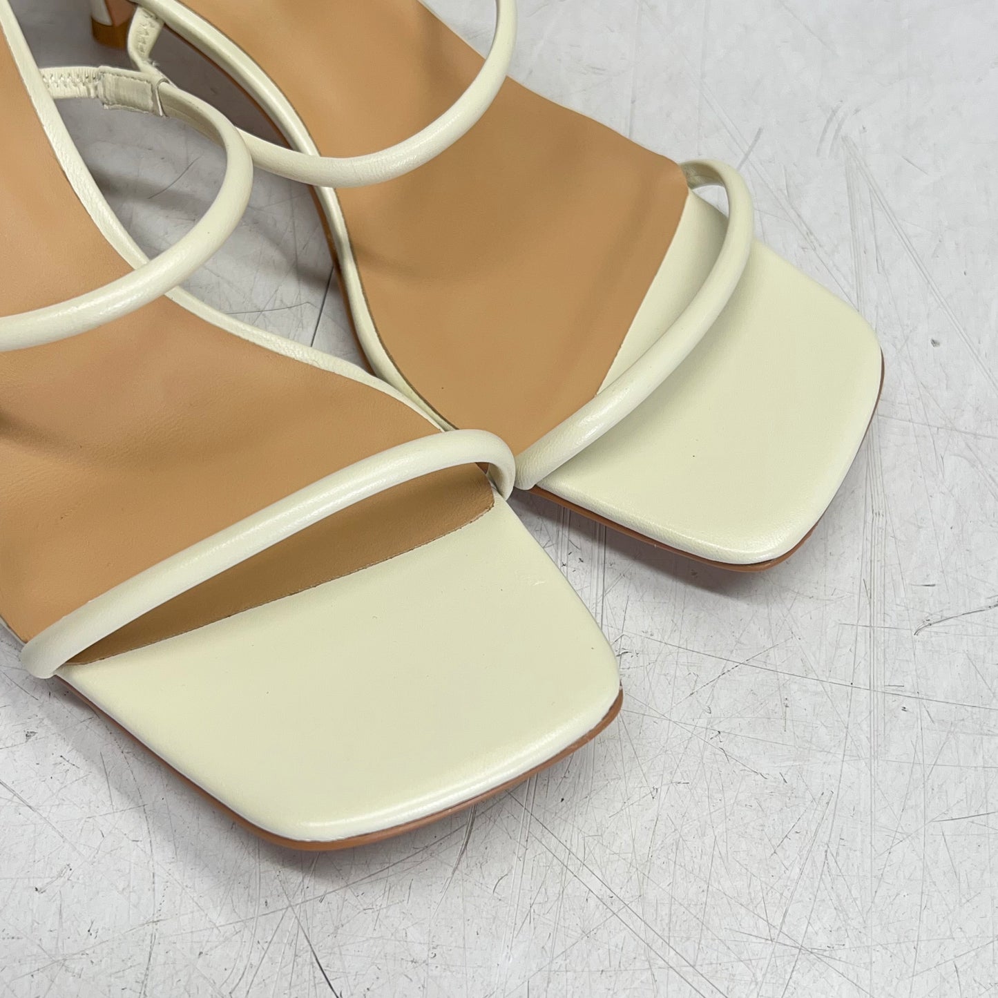 RAYE Rene Sandal Leather Slip-on Kitten Heel Women's Sz 9 Crème (As-Is)