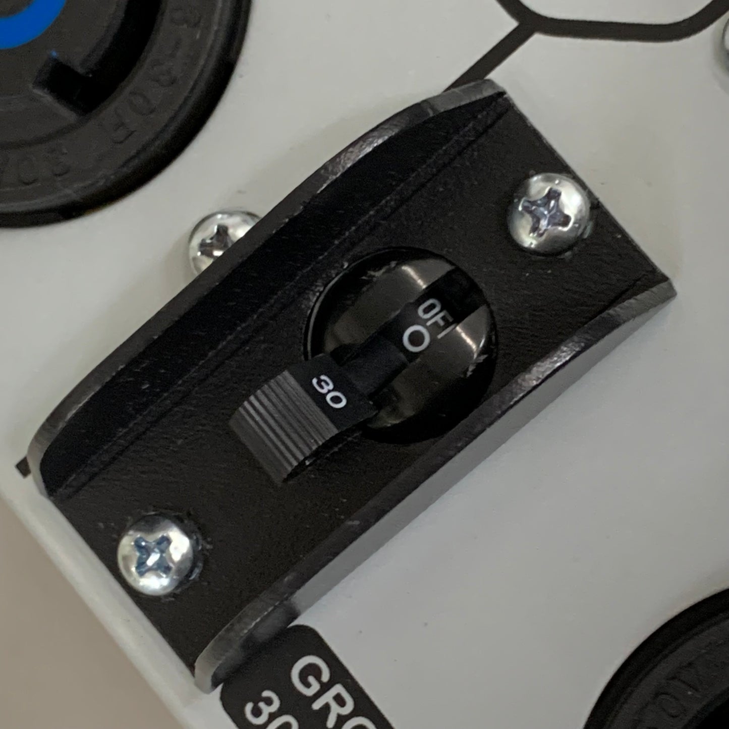 APC Smart-UPS SRT Power Distribution Unit 5.31"x11.73"x3.70" SRT008