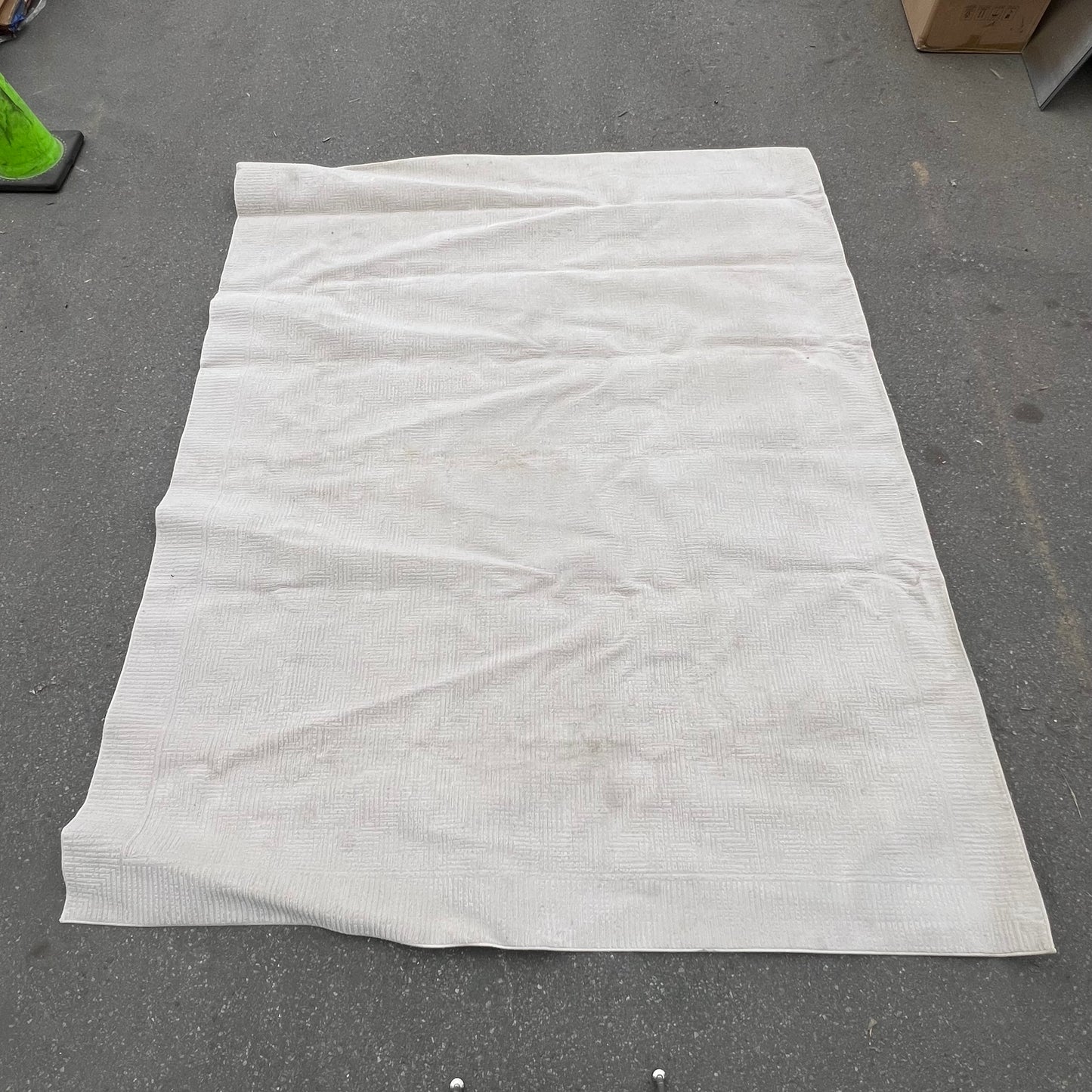 ZA@ NOURISON & HOME  Arctic Area Rug Low Pile 7' x 9' Ivory 1811816 (Return)