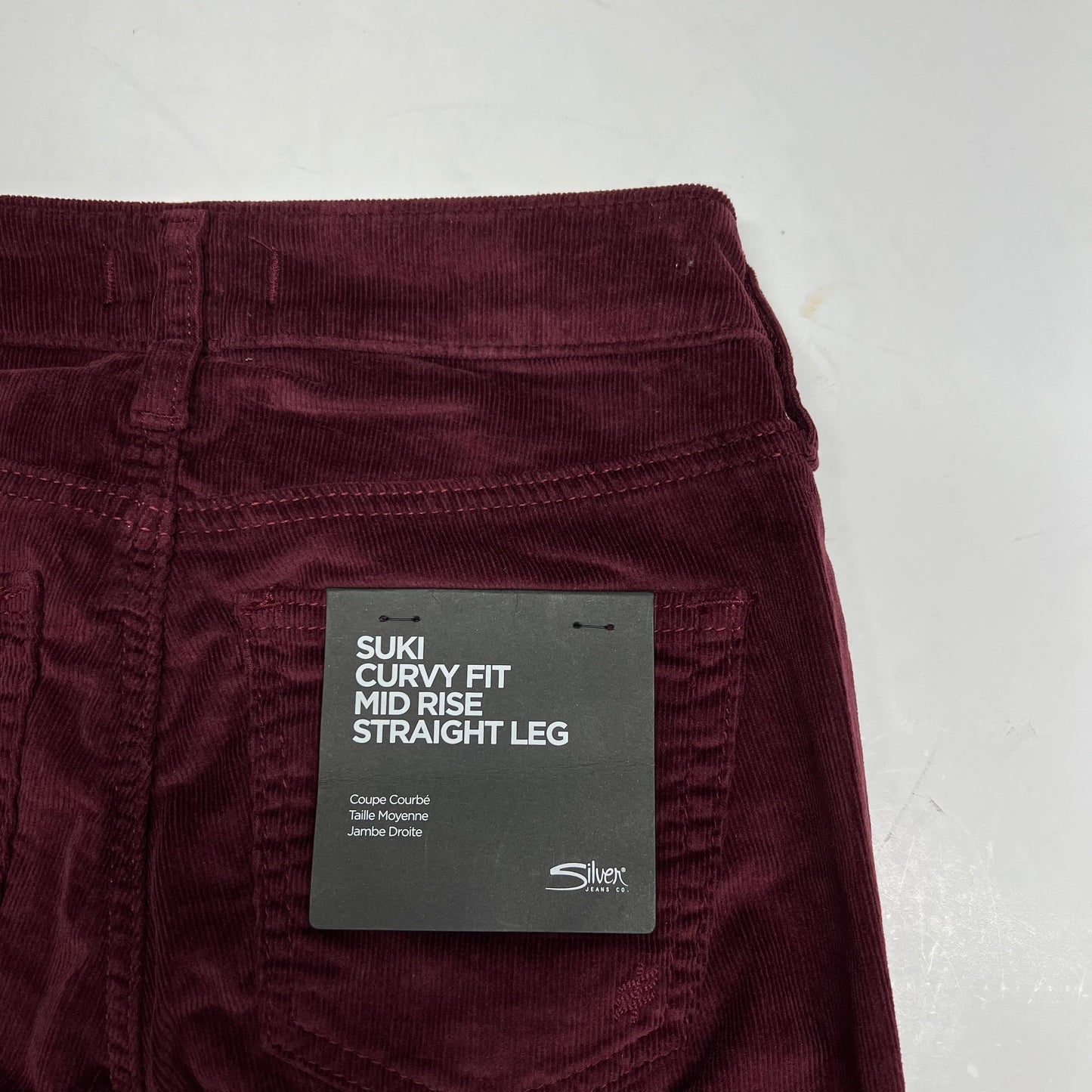 SILVER JEANS CO Suki Curvy Fit Mid Rise Straight Leg Women's Size 24/31 Bordeaux