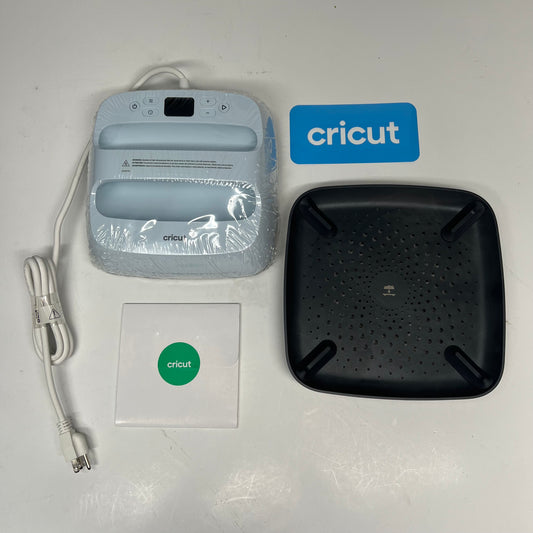 CRICUT Easy Press For Fabrics Bluetooth Connection To App 9"x9" Light Blue