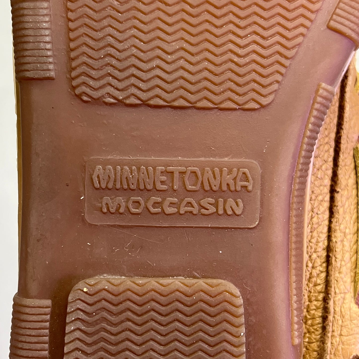 MINNETONKA Genuine Moosehide Classic Men's Sz 11 Natural / Brown (Pre-Owned )