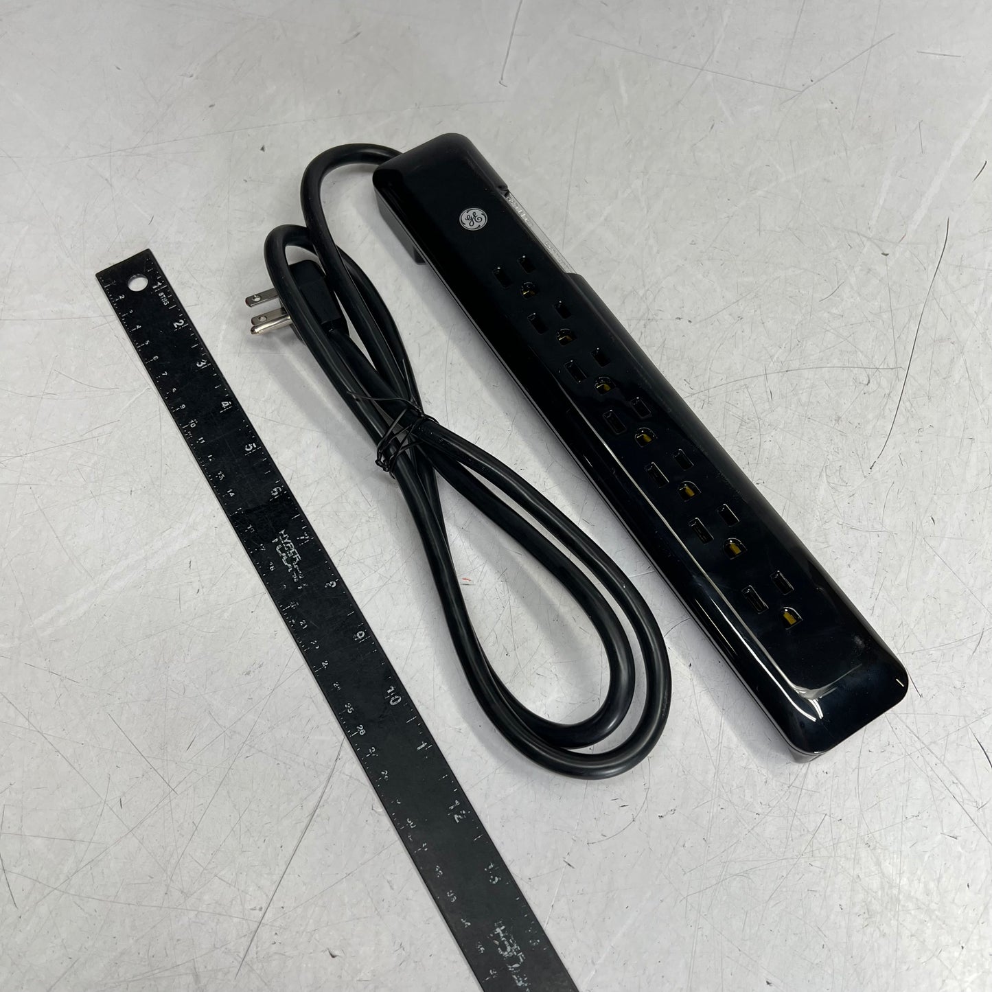 GENERAL ELECTRIC Jasco Ultra Pro Surge Protector 7 Outlet 4' Cord Black 5597