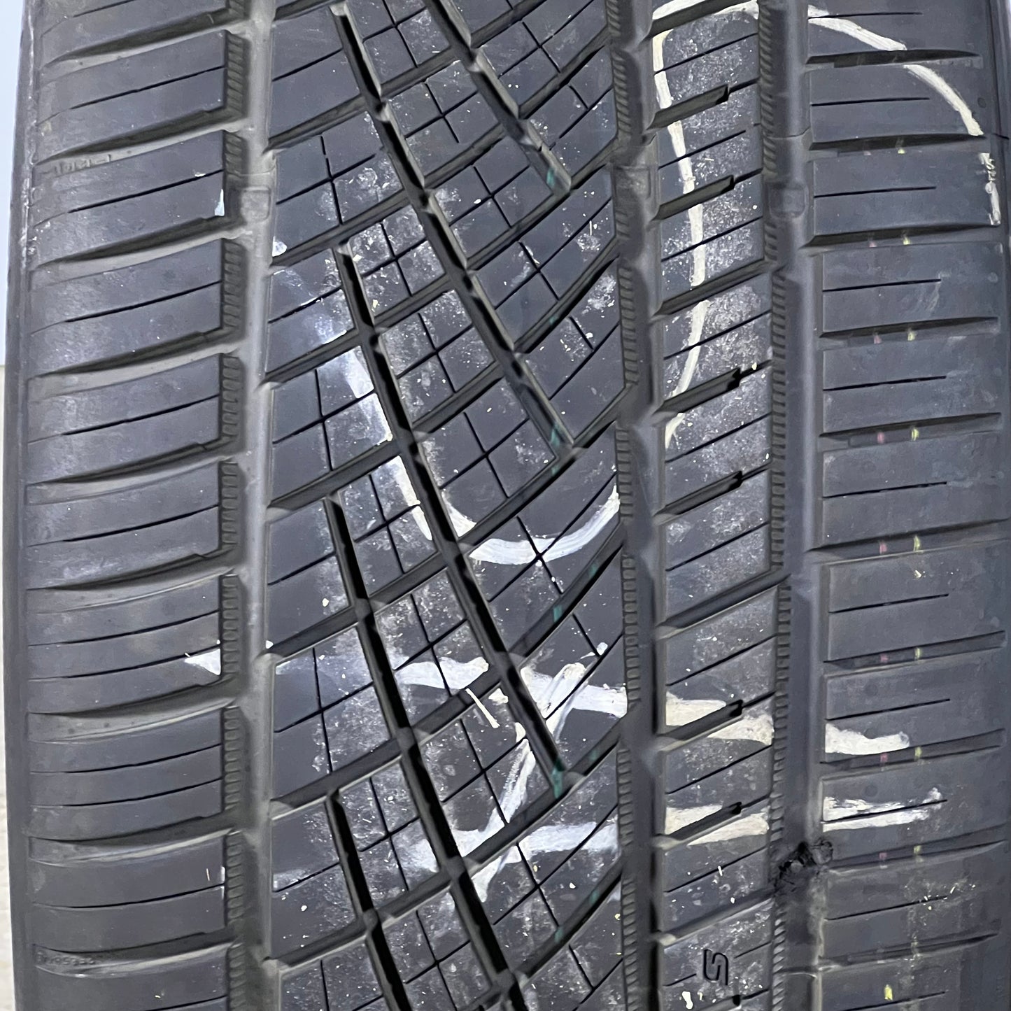 CONTINENTAL SportPlus Tire Sz 285/30ZR19 98Y XL (Used)