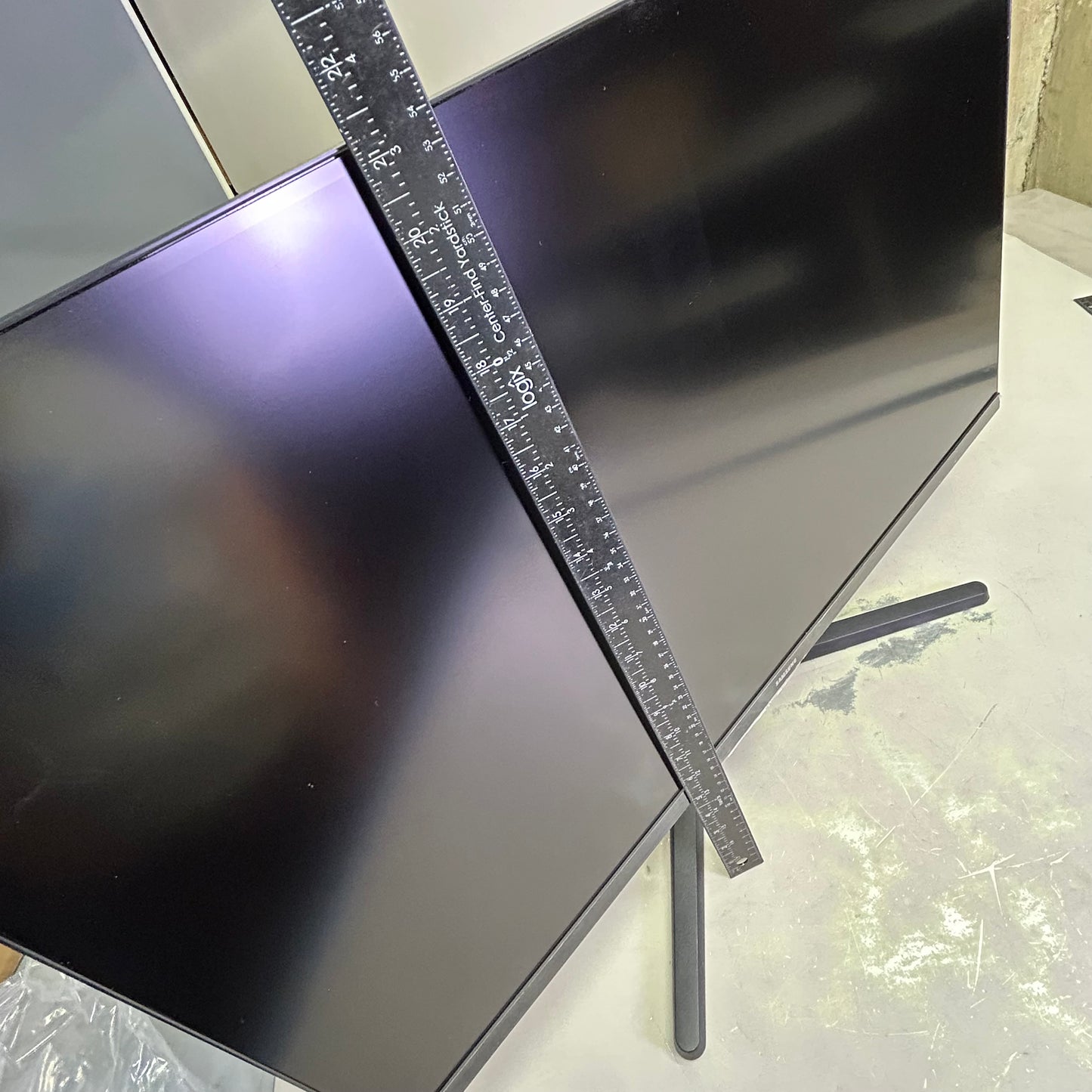 SAMSUNG Essential Monitor w/ Borderless Design 32" Black S3-32 (New Other (Open Packaging))