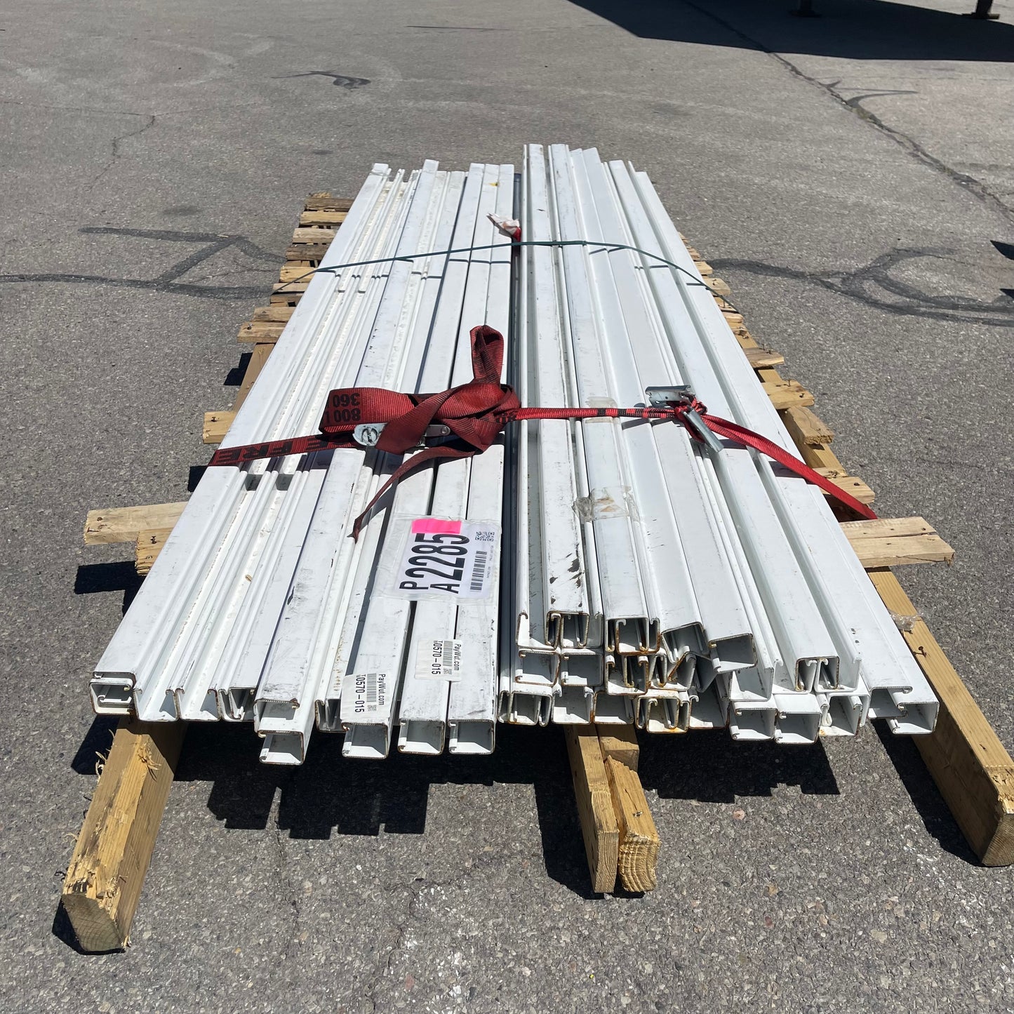 ZA@ Pallet of White Steel Channels 96”