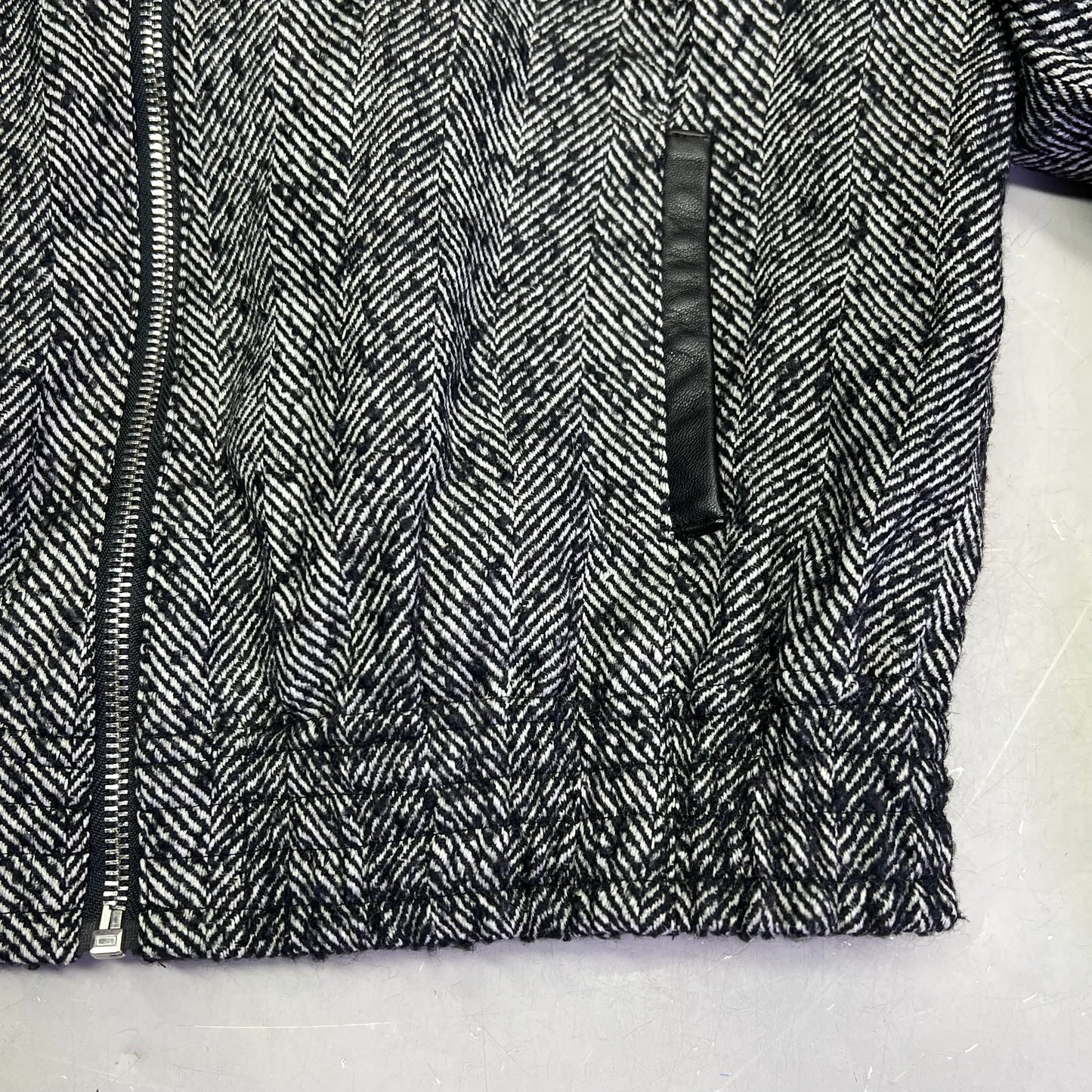 BEBE Under Collar Bling Cropped Wool Sweater Leather Trim Women's Sz S Black