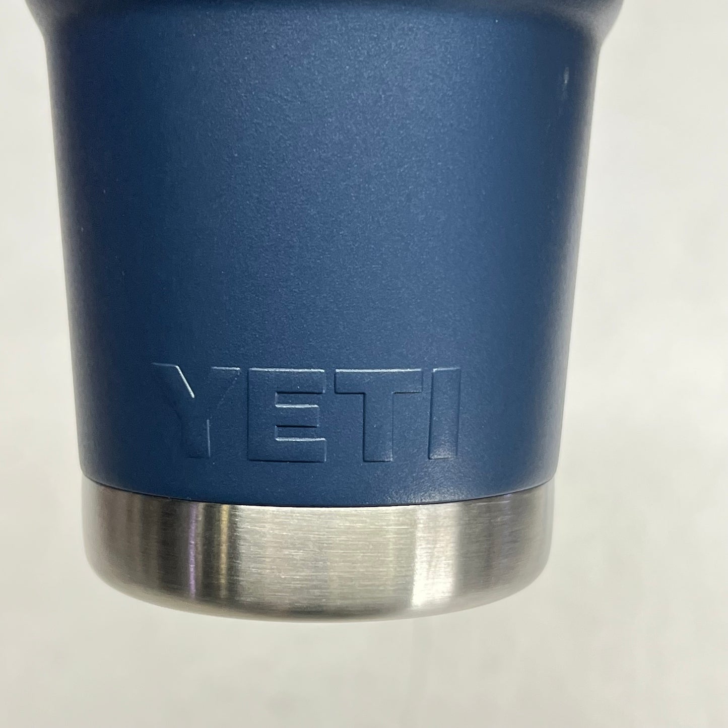 YETI Rambler Double Wall Travel Mug Etched Mineragua 20oz Navy Blue 4010