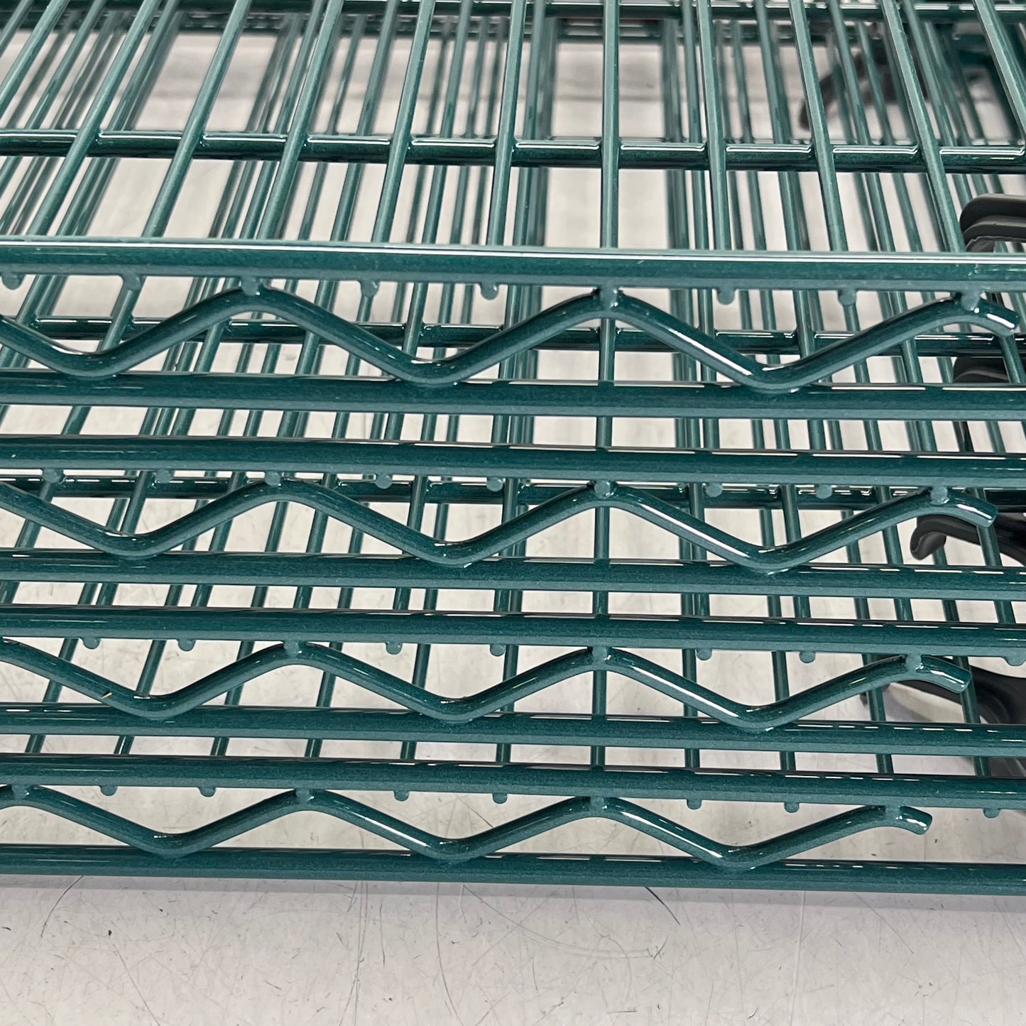 METRO (4 PACK) Super Adjustable Metroseal 3 Shelf 18x24 Green A1824NK3
