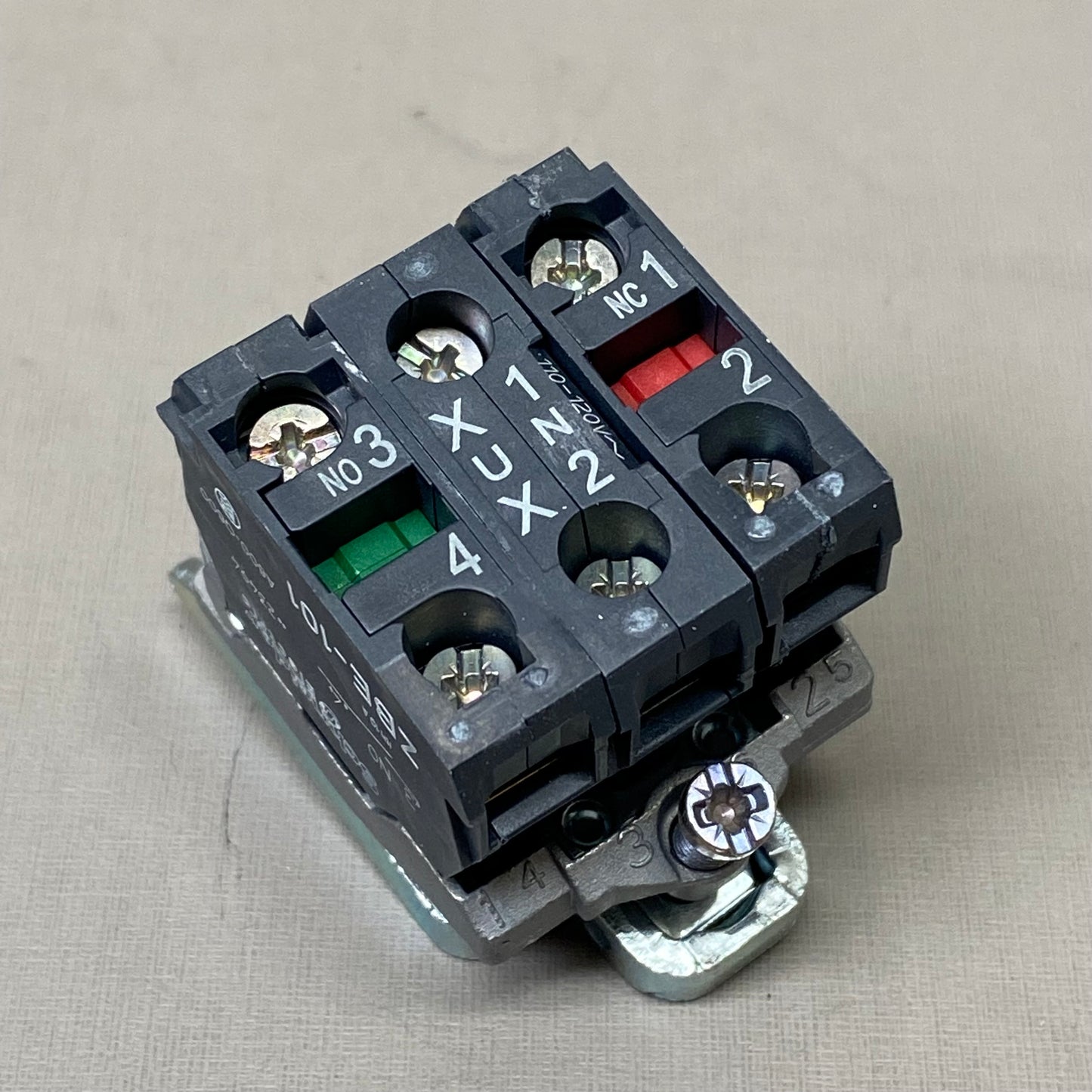 SCHNEIDER ELECTRIC Illuminated Push Metal Universal LED Button 22MM Green XB4BW33G5