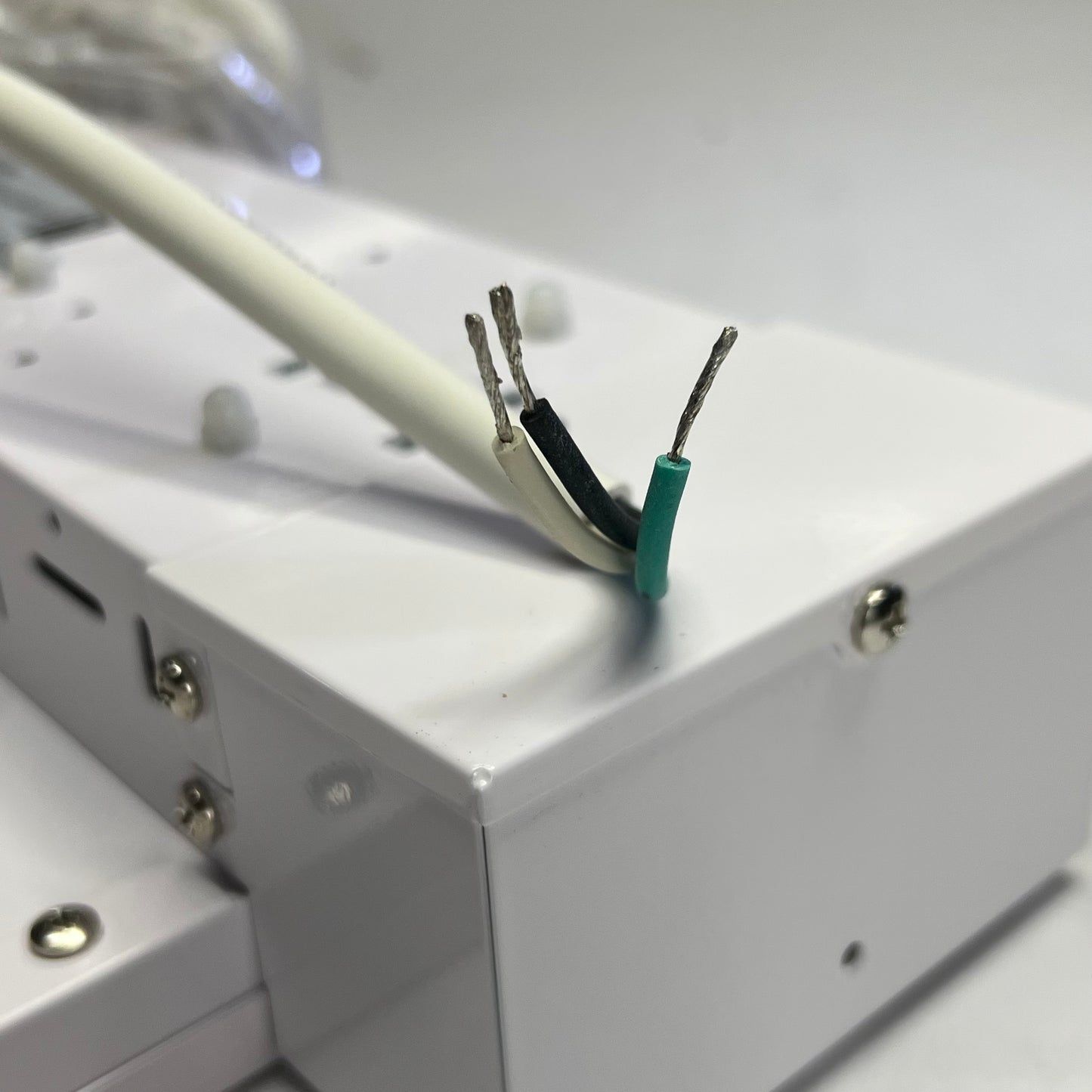 EIKO 90 Watt Linear High Bay LED Light 26.6" x 11.8" x 4.1" White LHS1-PS90-8FCCT-HDIM-VCK