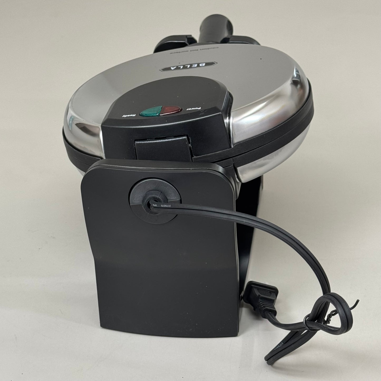 BELLA Compact Rotating Belgian Waffle Maker BPA FREE Stainless Steel As-is