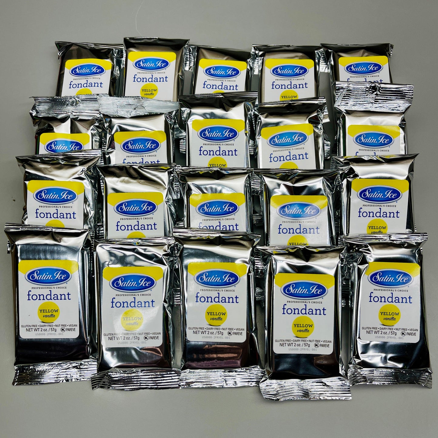 ZA@ SATIN FINE FOODS Satin Ice Fondant Yellow Vanilla 20 x 2 oz Packets of Fondant (06/24) A