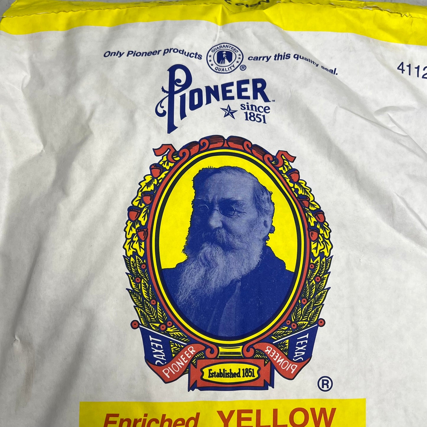 ZA@ PIONEER  Enriched Yellow Corn Meal Ingredient 25 lb Bag Yellow C