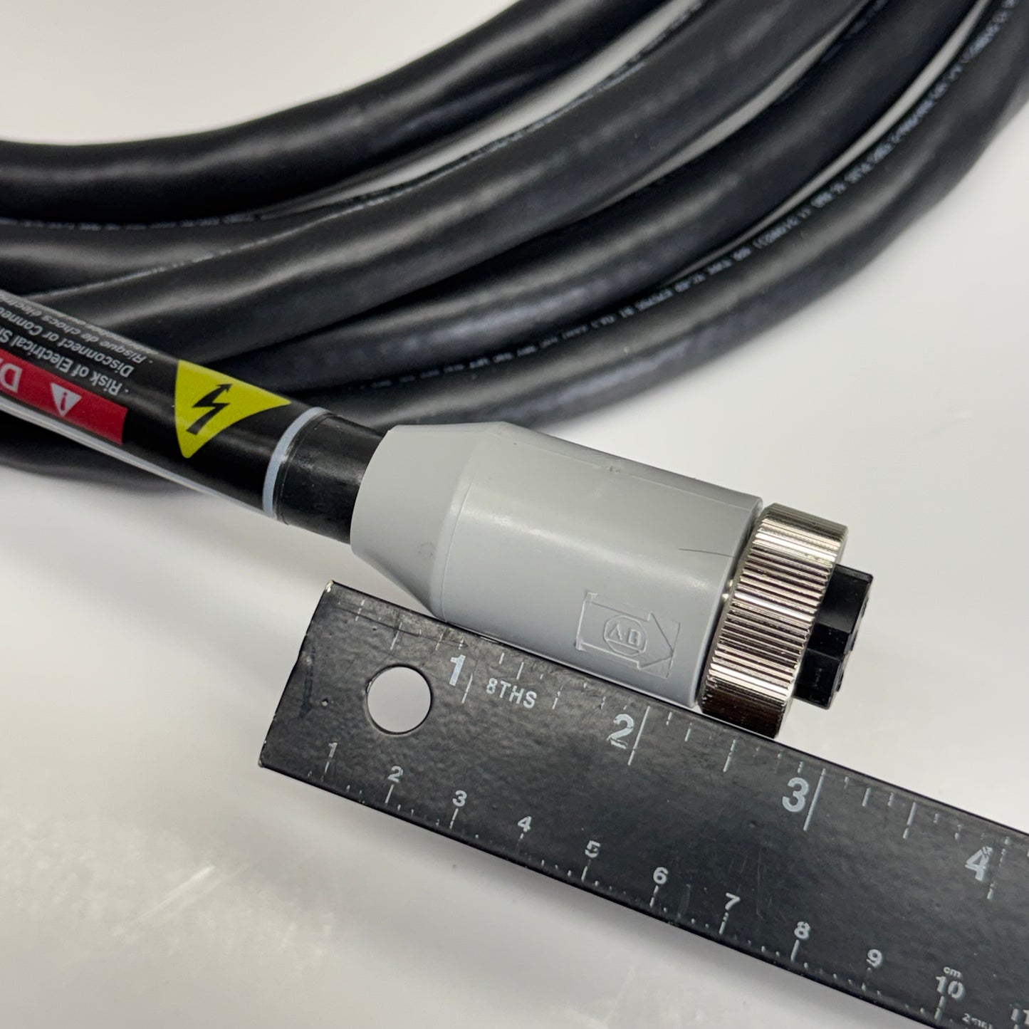 ALLEN-BRADLEY Male/Fem-Str/Str 8 Meter Long 357-PWRM29A-M8