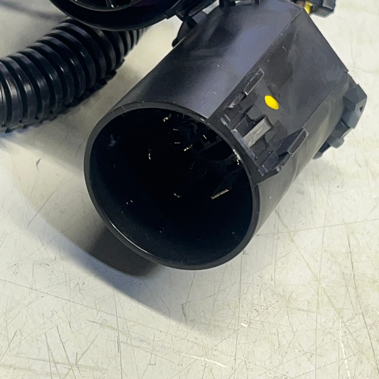 ZA@ HOPKINS OE Connector To 5 Flat Corrosion Resistant Vehicle Wiring Black 11141153 (As-Is)