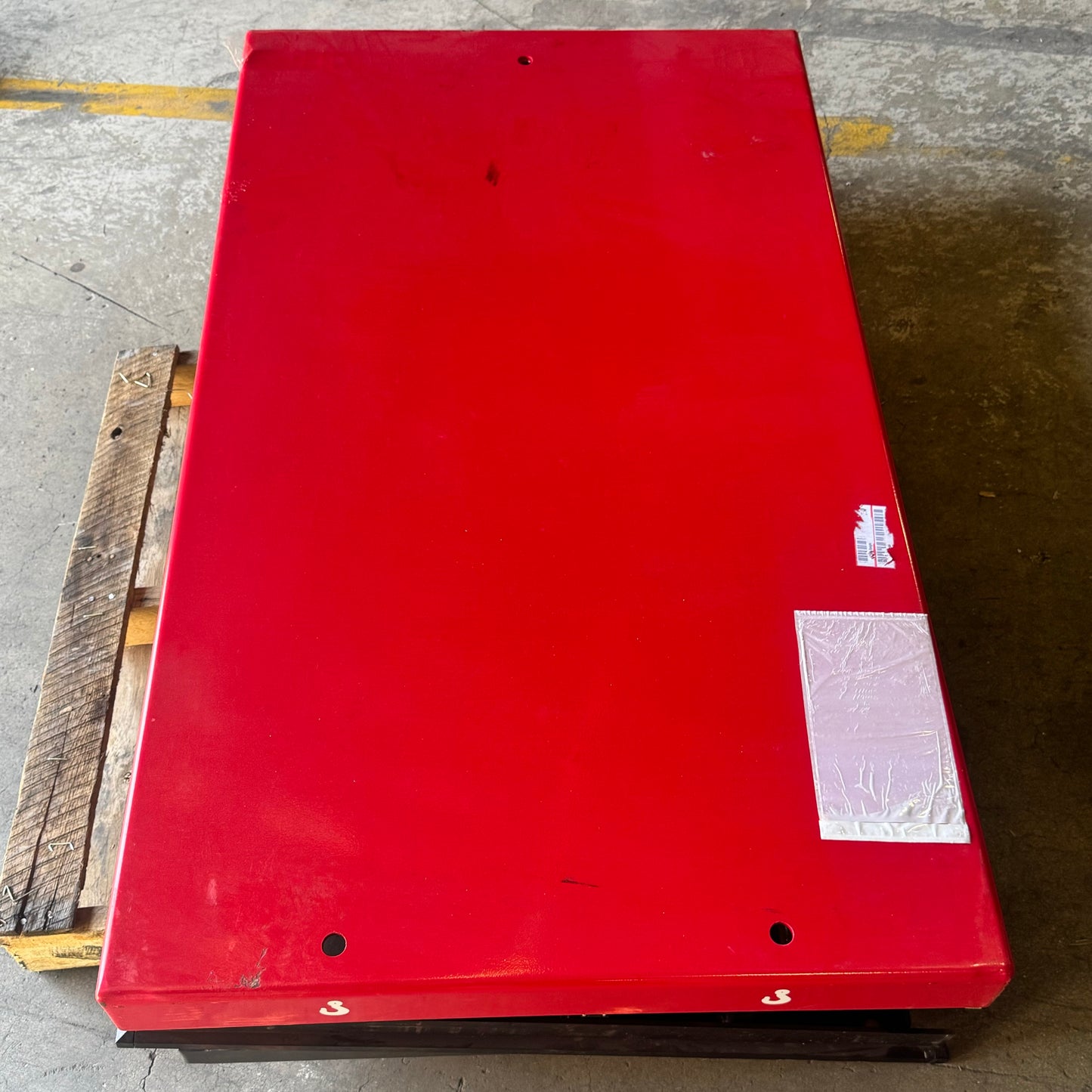 DAYTON Scissor Lift Table Max 5000 Lbs 60NH57B Sz 56”Lx32”Wx9.5”H Red/Black