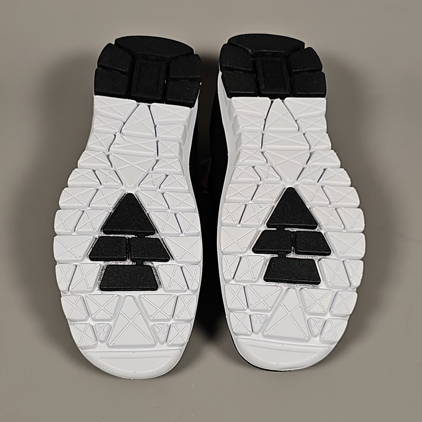 DEER STAGS Eddy Men's Slip-On Shoe Sneaker Sz 9.5 Black (New)
