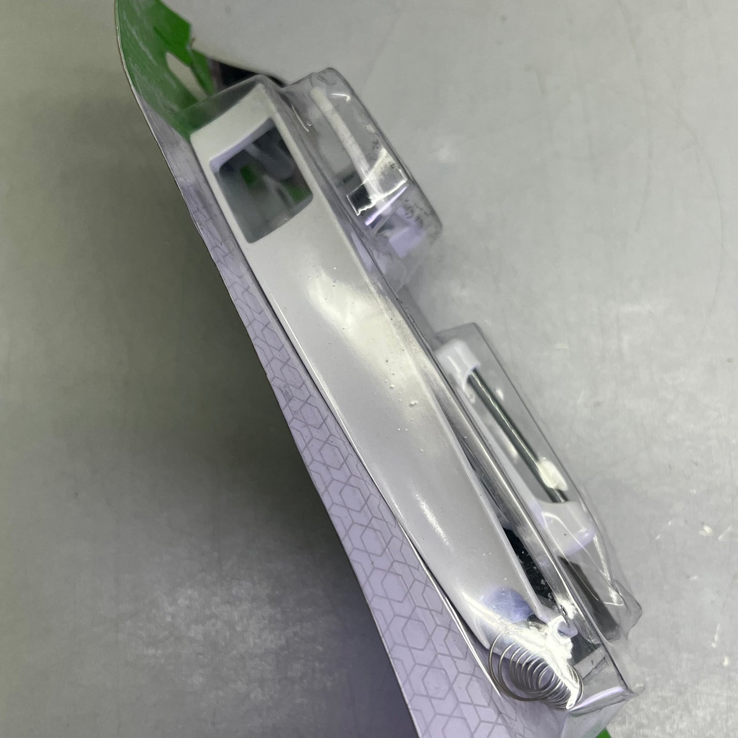 NATIONAL HARDWARE Zinc Pushbutton Latch For 5/8 to 2" Thick door White N213-074